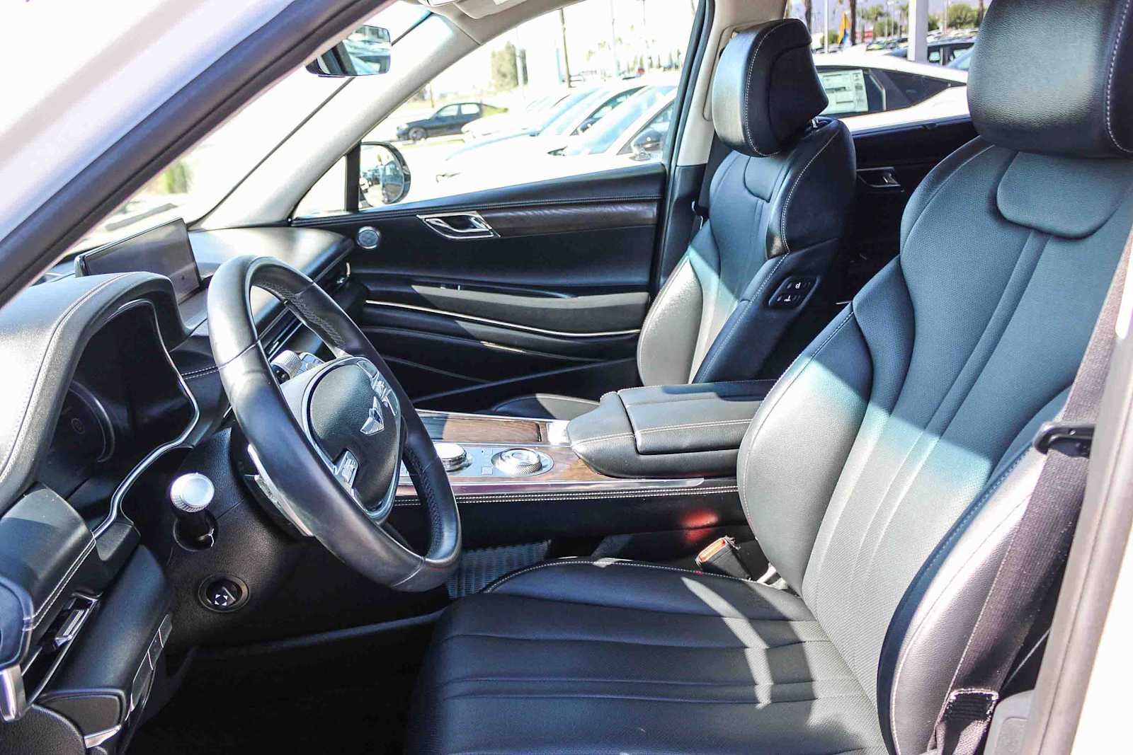 Thumbnail: 2023 Genesis GV80 - 17