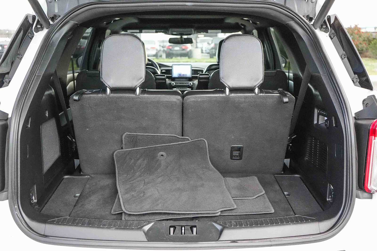 Thumbnail: 2020 Ford Explorer - 24