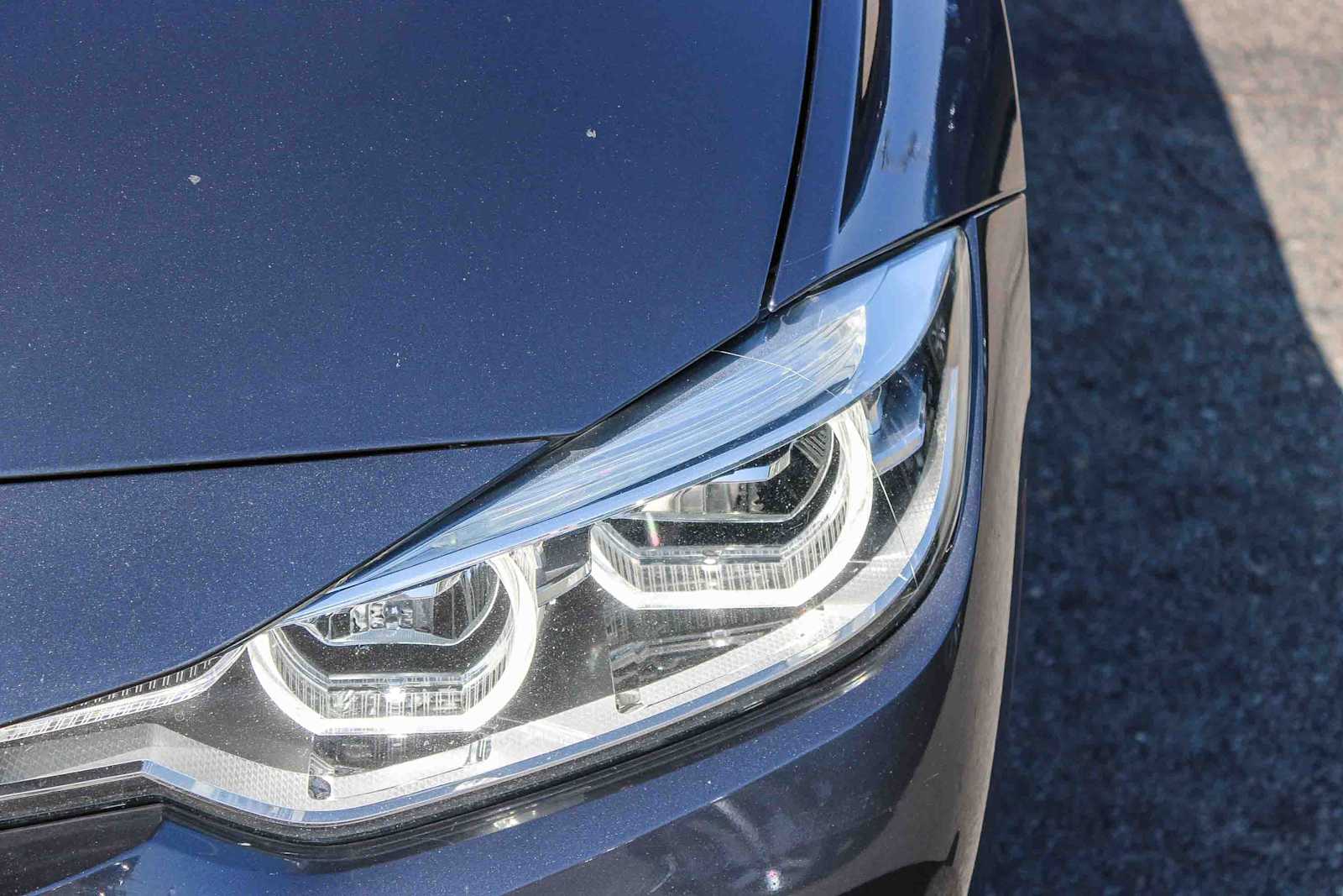 Thumbnail: 2018 BMW 3 Series - 10