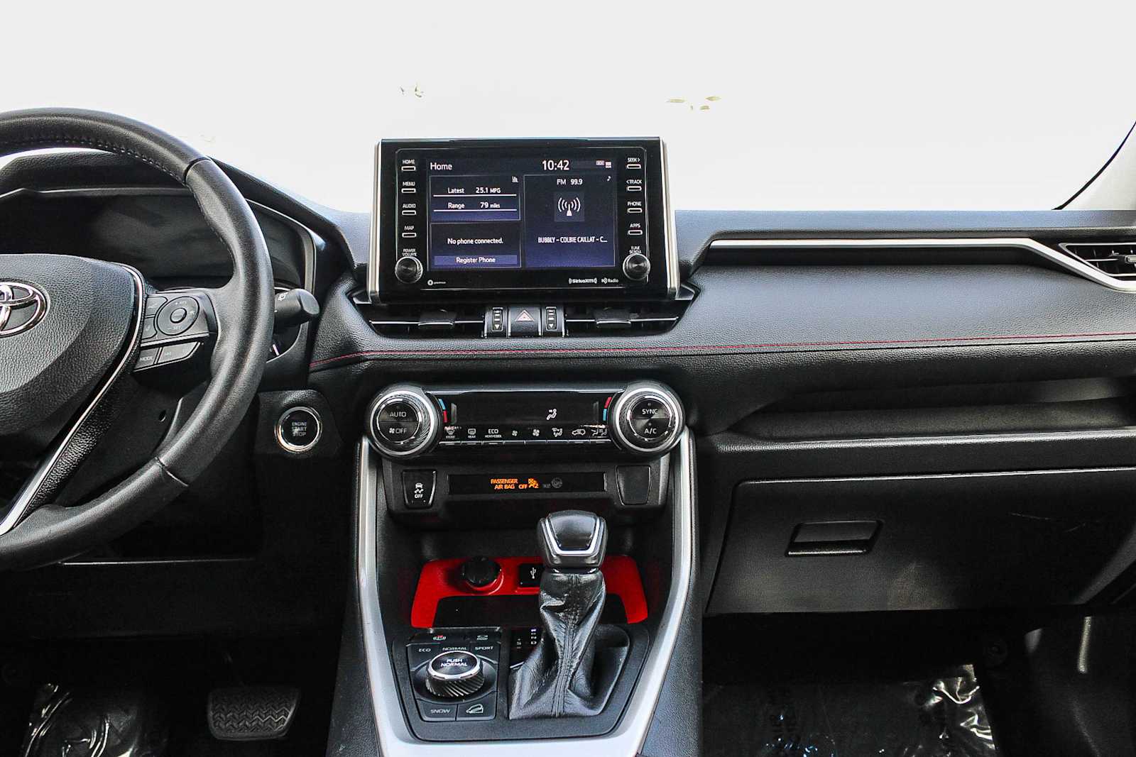 Thumbnail: 2021 Toyota RAV4 - 13