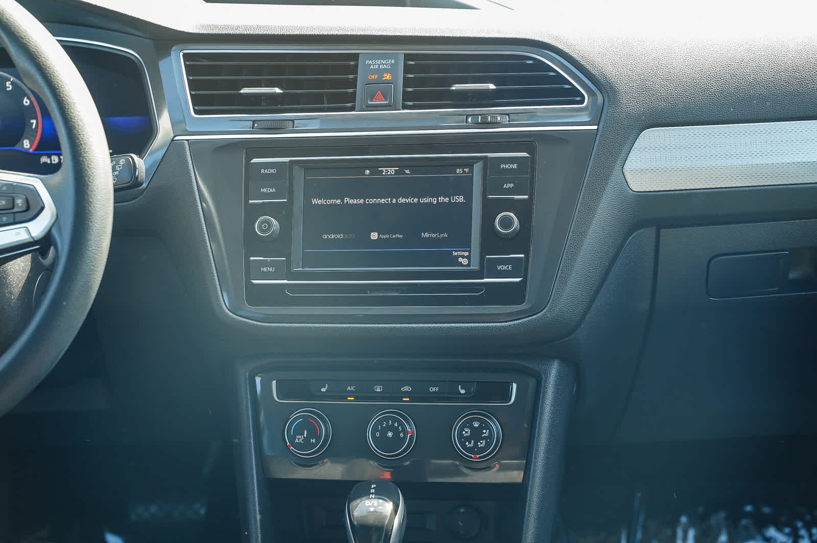 Thumbnail: 2022 Volkswagen Tiguan - 12