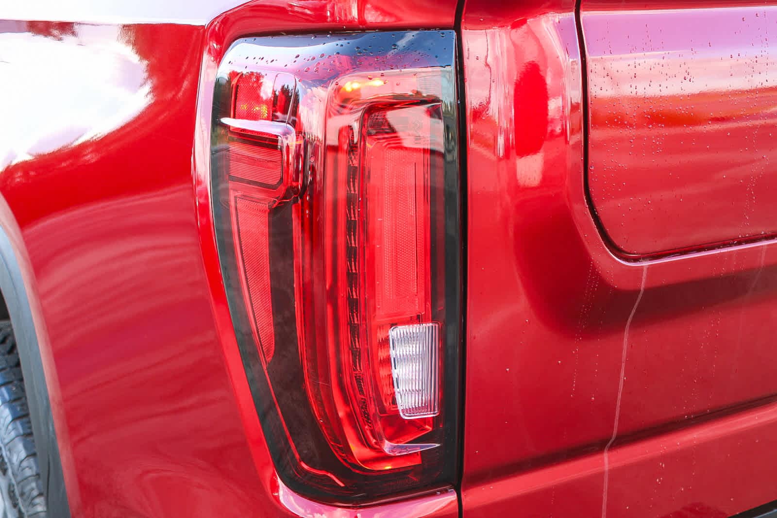 2022 GMC Sierra 1500 SLT photo 6