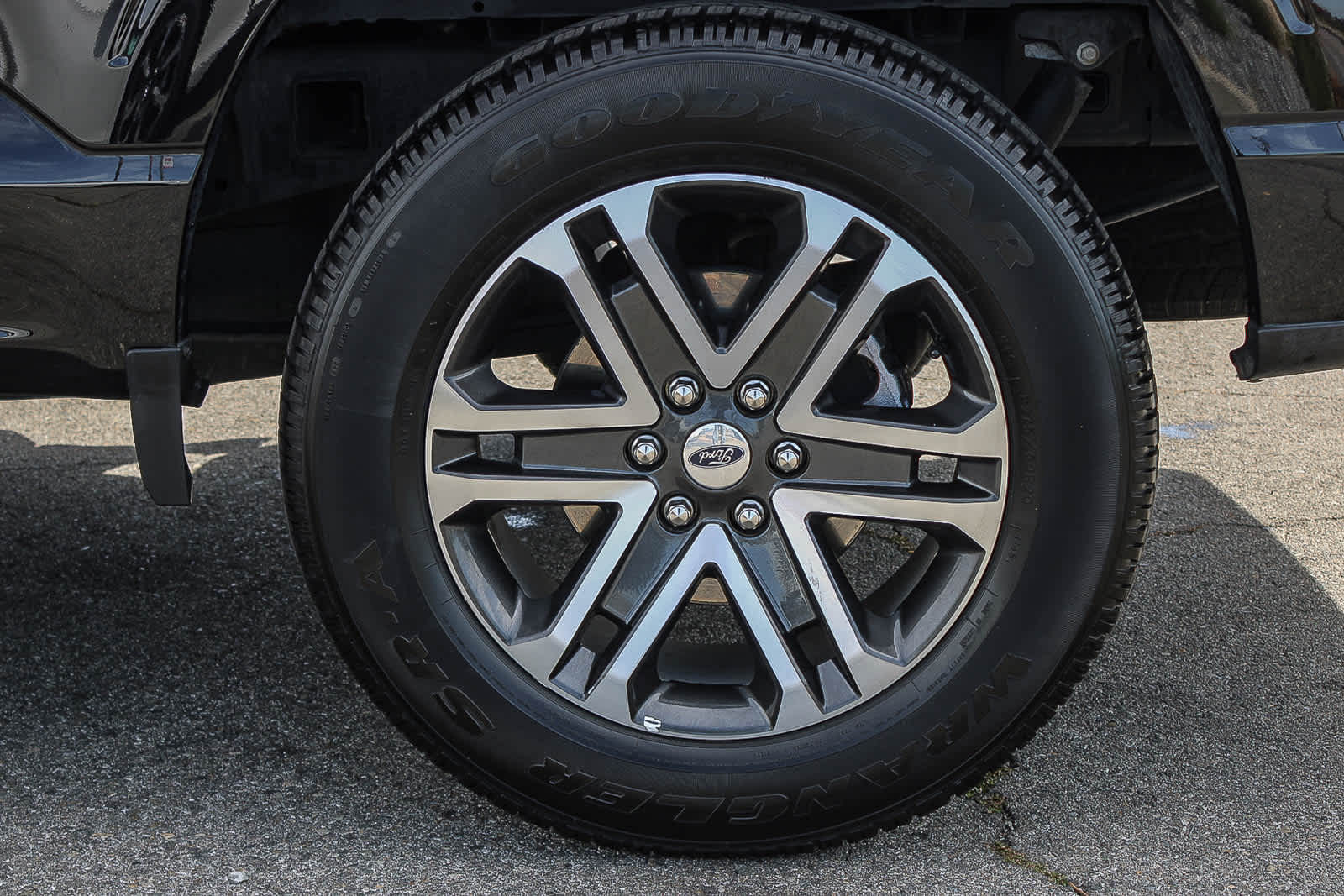 2023 Ford F-150 photo 3