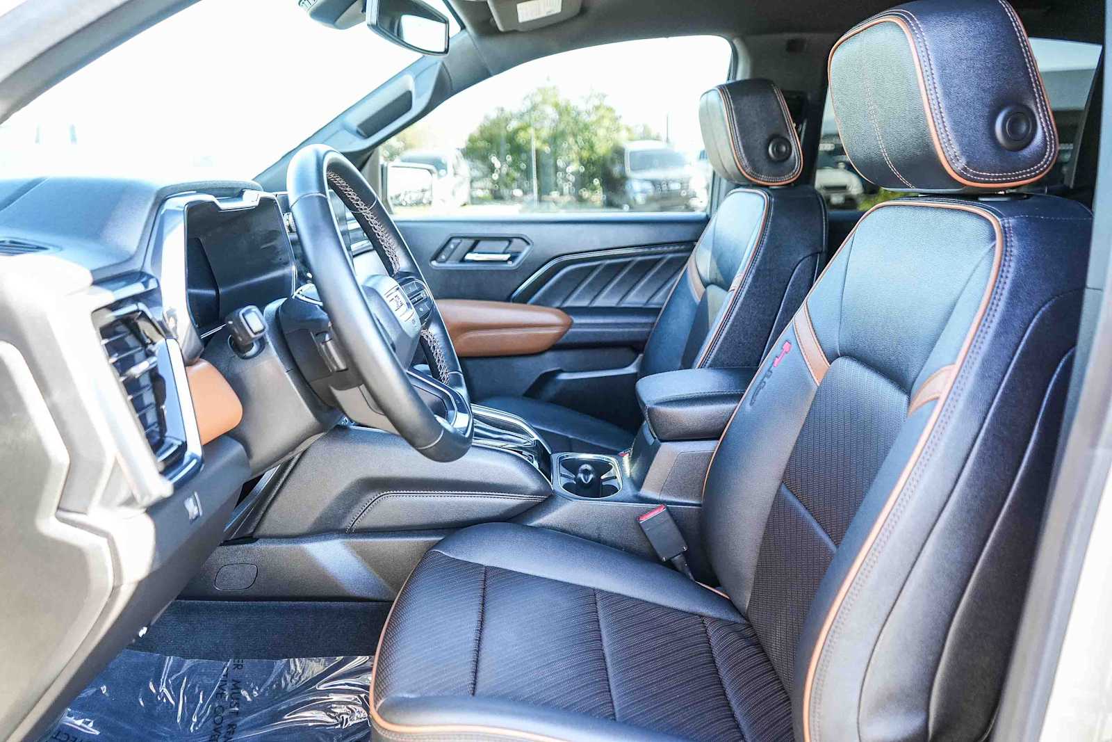 Thumbnail: 2023 GMC Canyon - 17