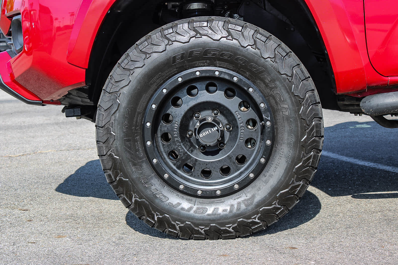 2020 Toyota Tacoma SR5 - Photo 9