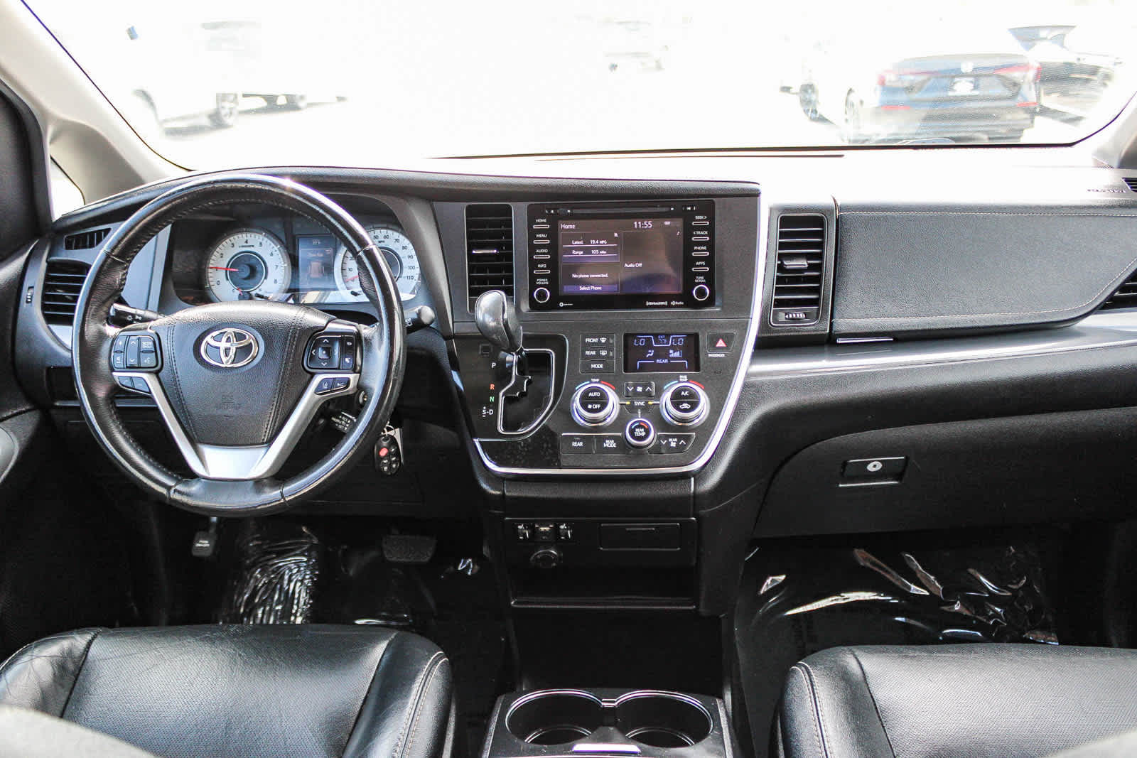 Thumbnail: 2018 Toyota Sienna - 12