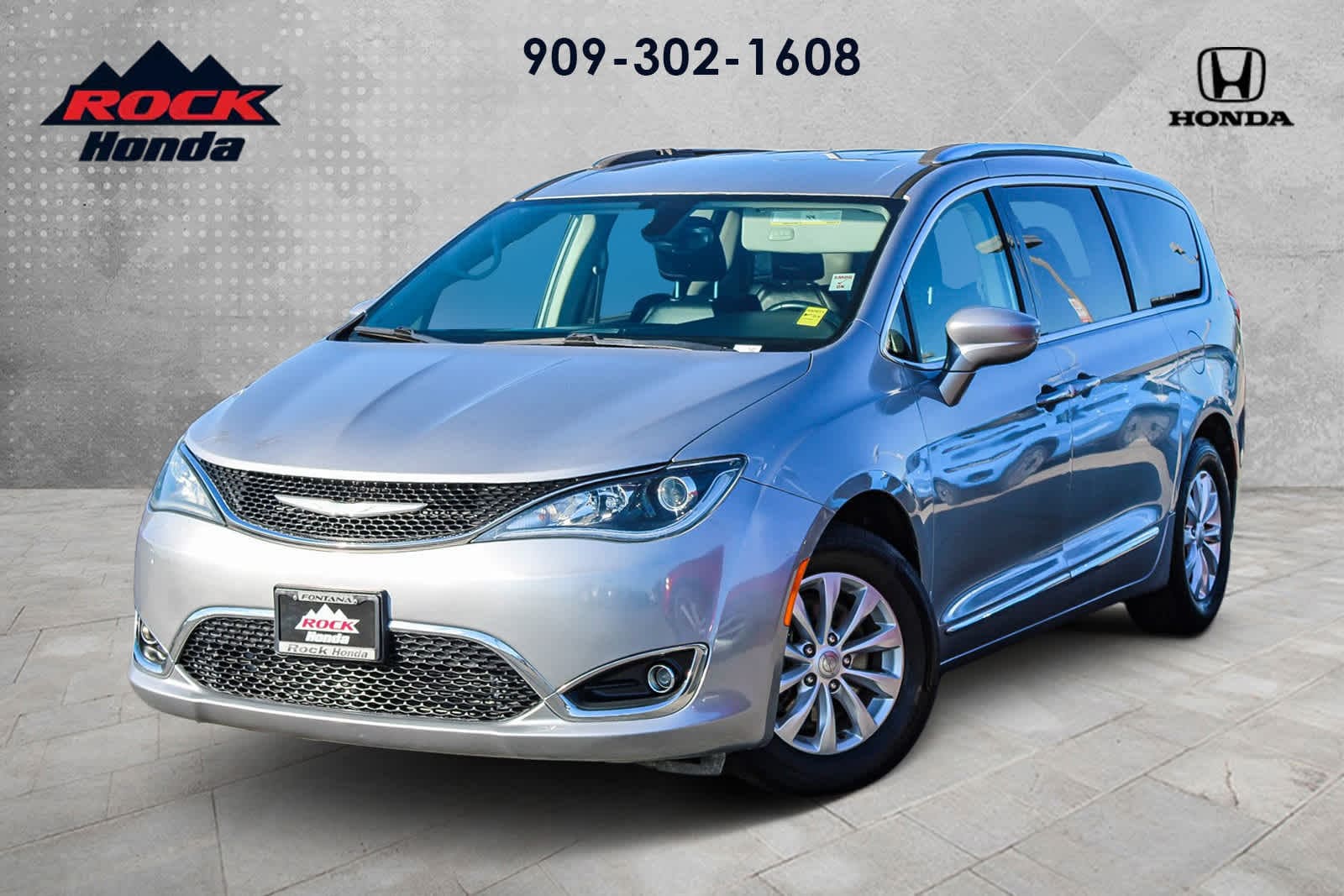 2018 Chrysler Pacifica Touring L -
                  Fontana, CA