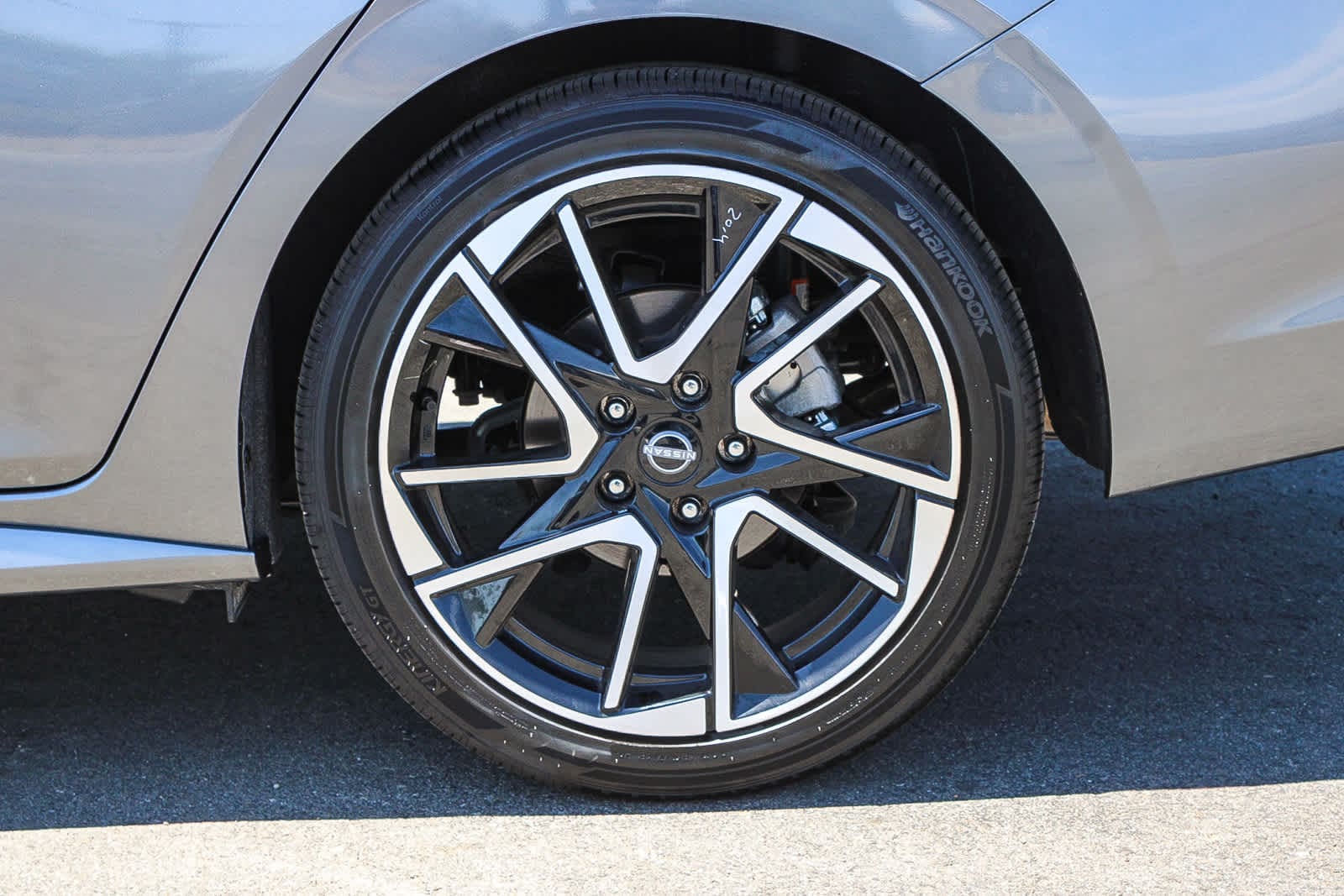 2025 Nissan Sentra SR - Photo 10