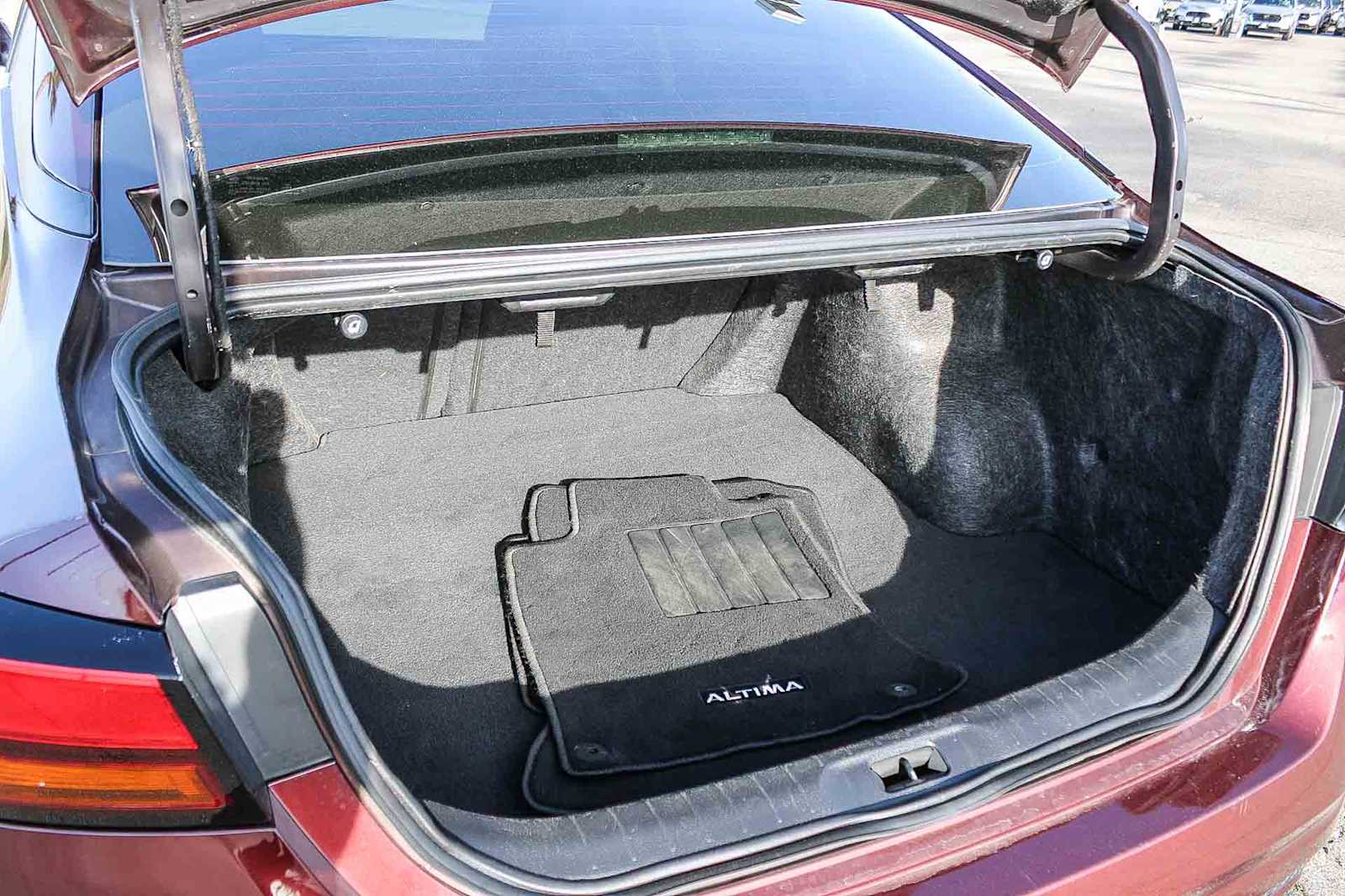 Thumbnail: 2023 Nissan Altima - 25