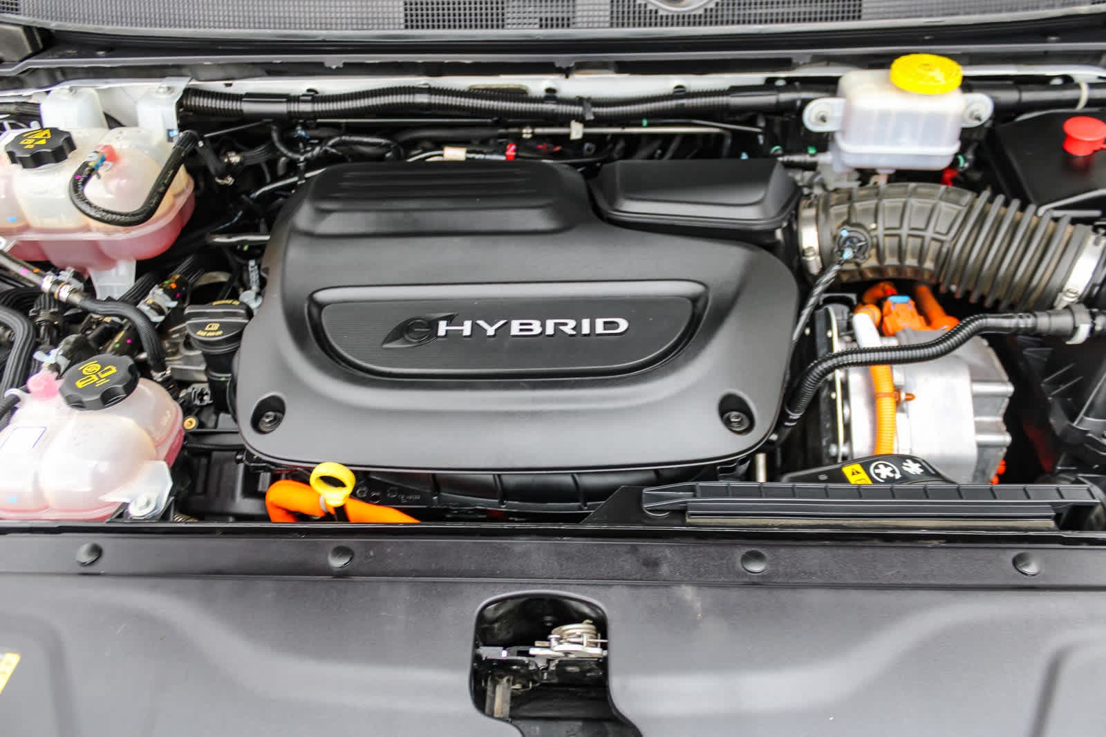 2023 Chrysler Pacifica Hybrid Limited 28