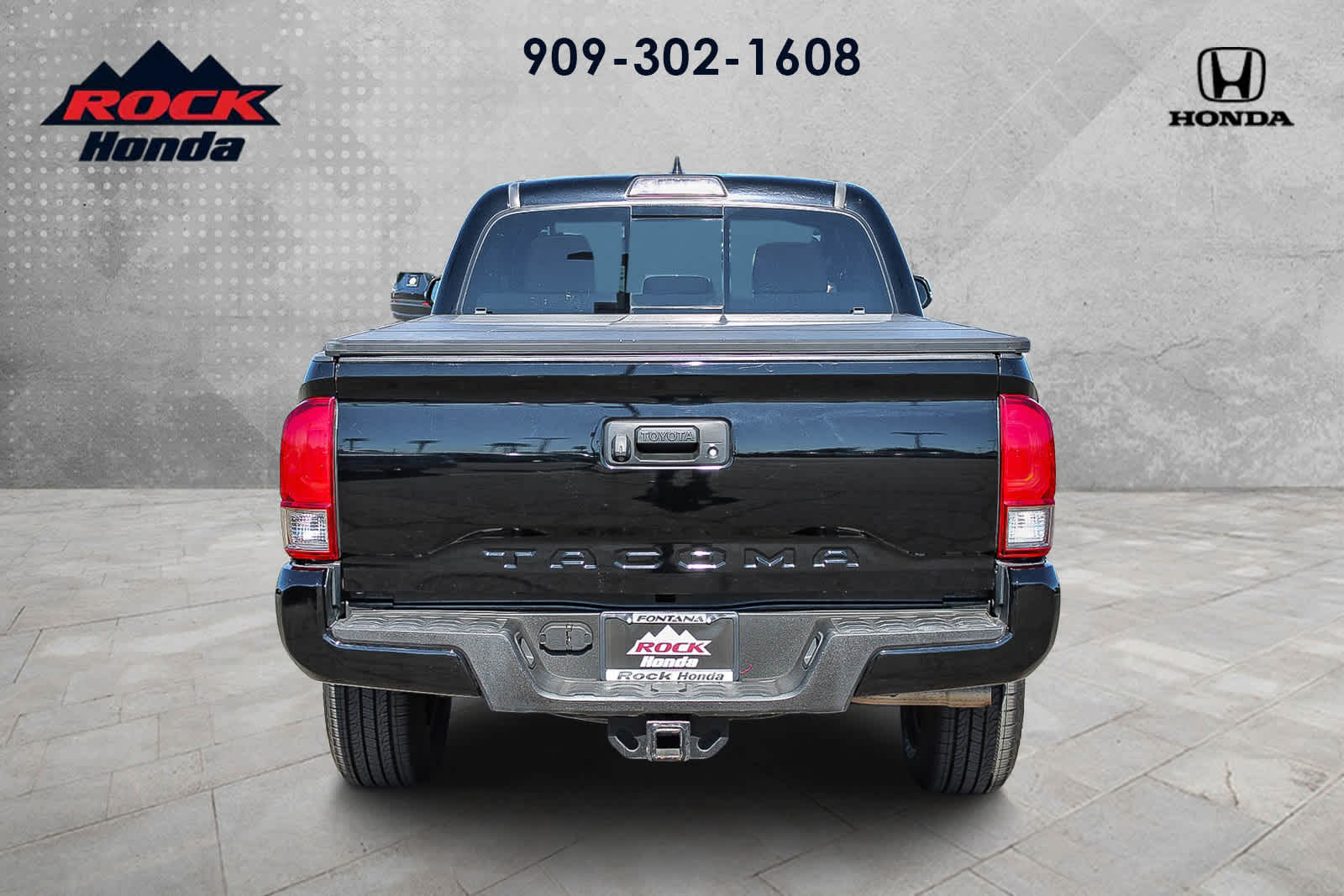 2017 Toyota Tacoma TRD Sport V6 photo 4