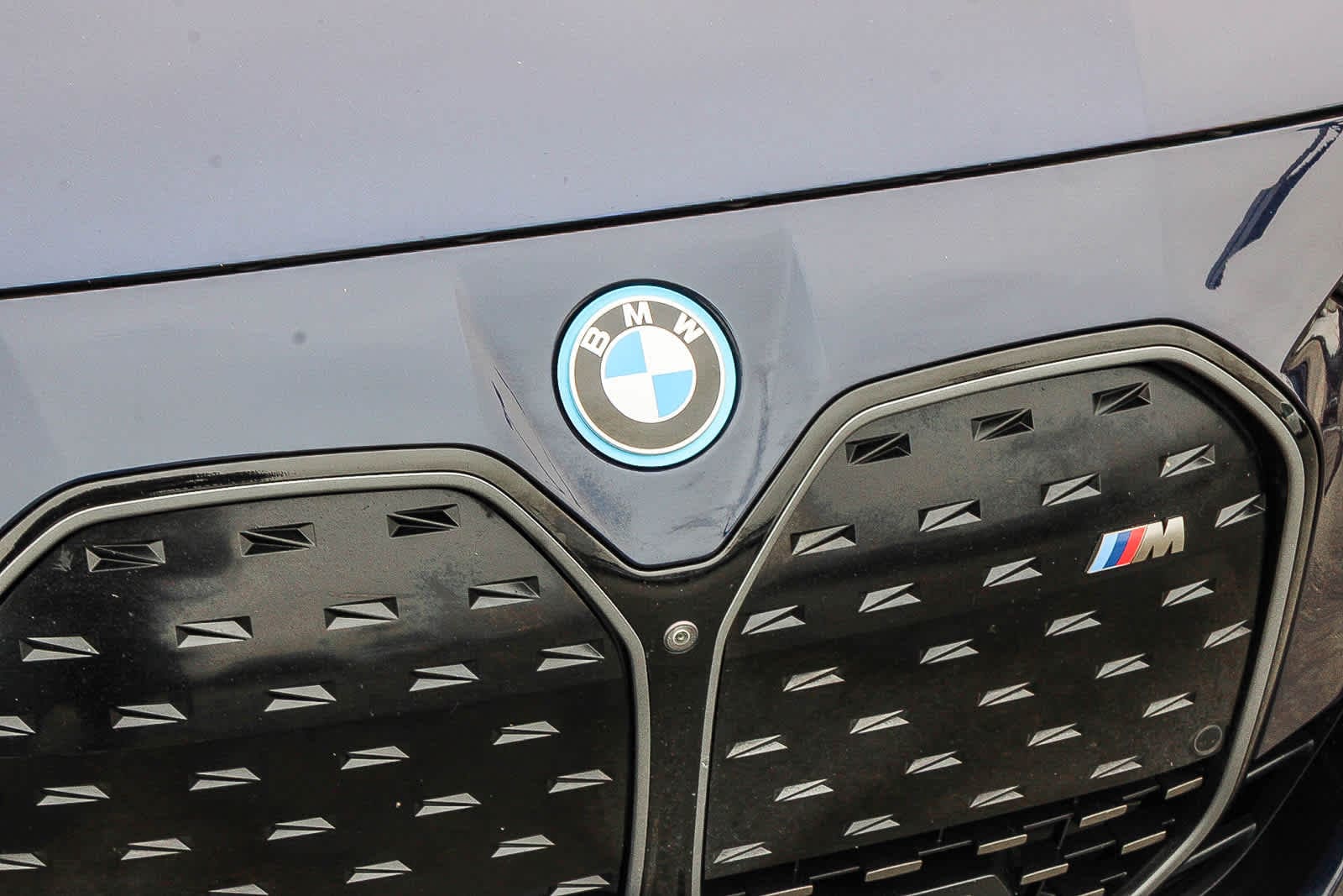 Thumbnail: 2023 BMW i4 - 4