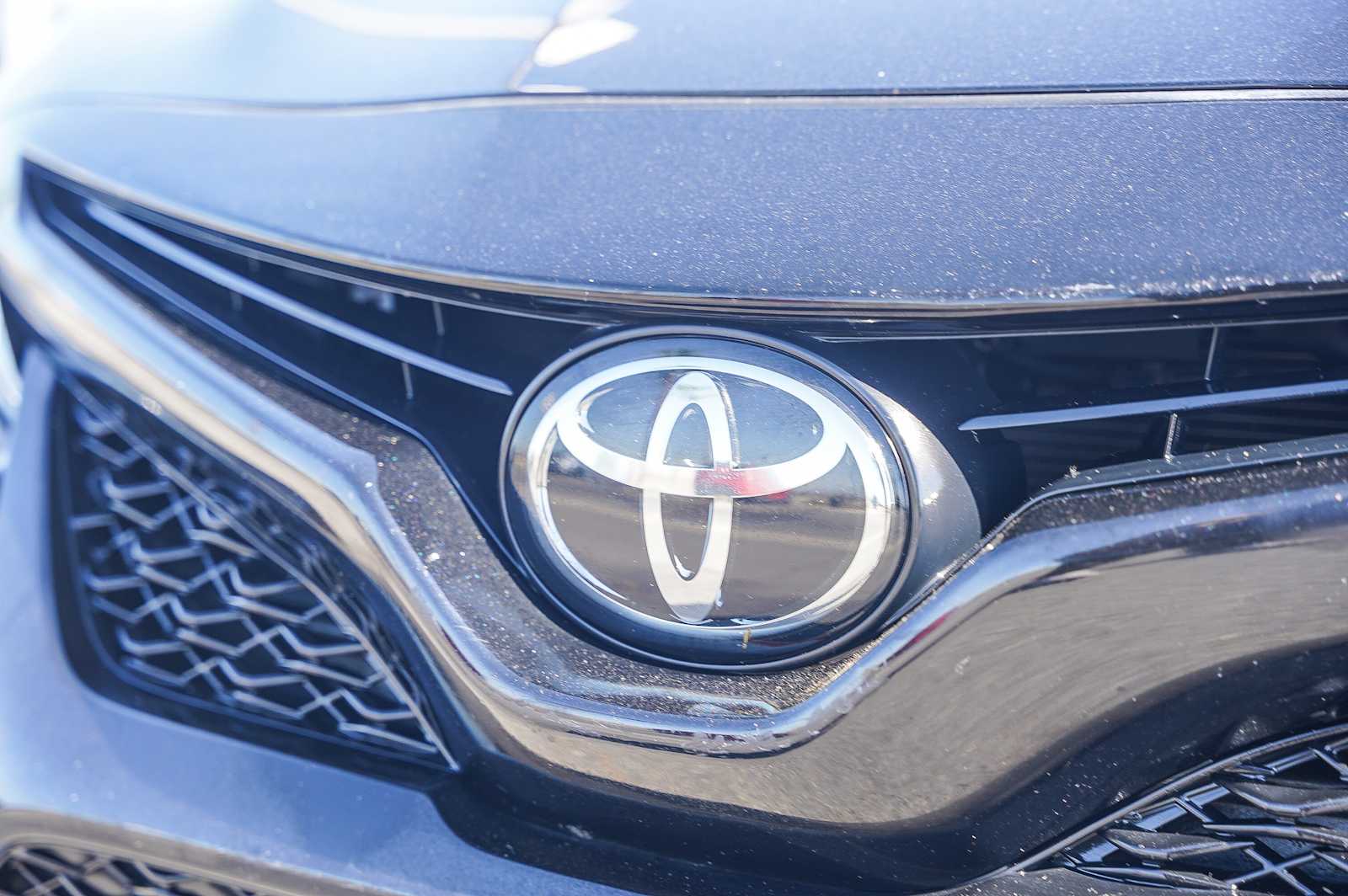 Thumbnail: 2020 Toyota Camry - 11