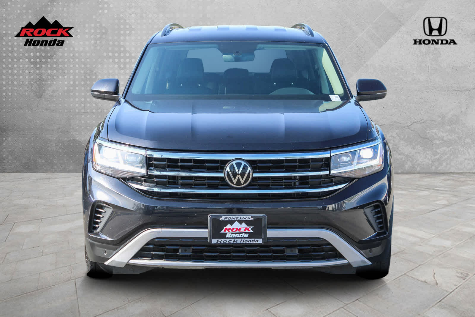 Used 2021 Volkswagen Atlas SE w/Tech with VIN 1V2HR2CAXMC545876 for sale in Fontana, CA