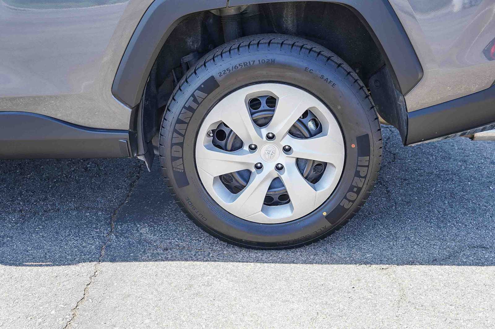 Thumbnail: 2023 Toyota RAV4 - 8