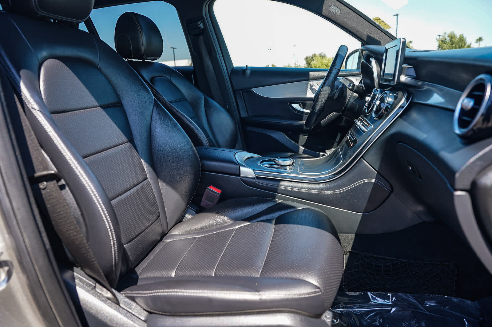 Thumbnail: 2019 Mercedes-Benz GLC - 16
