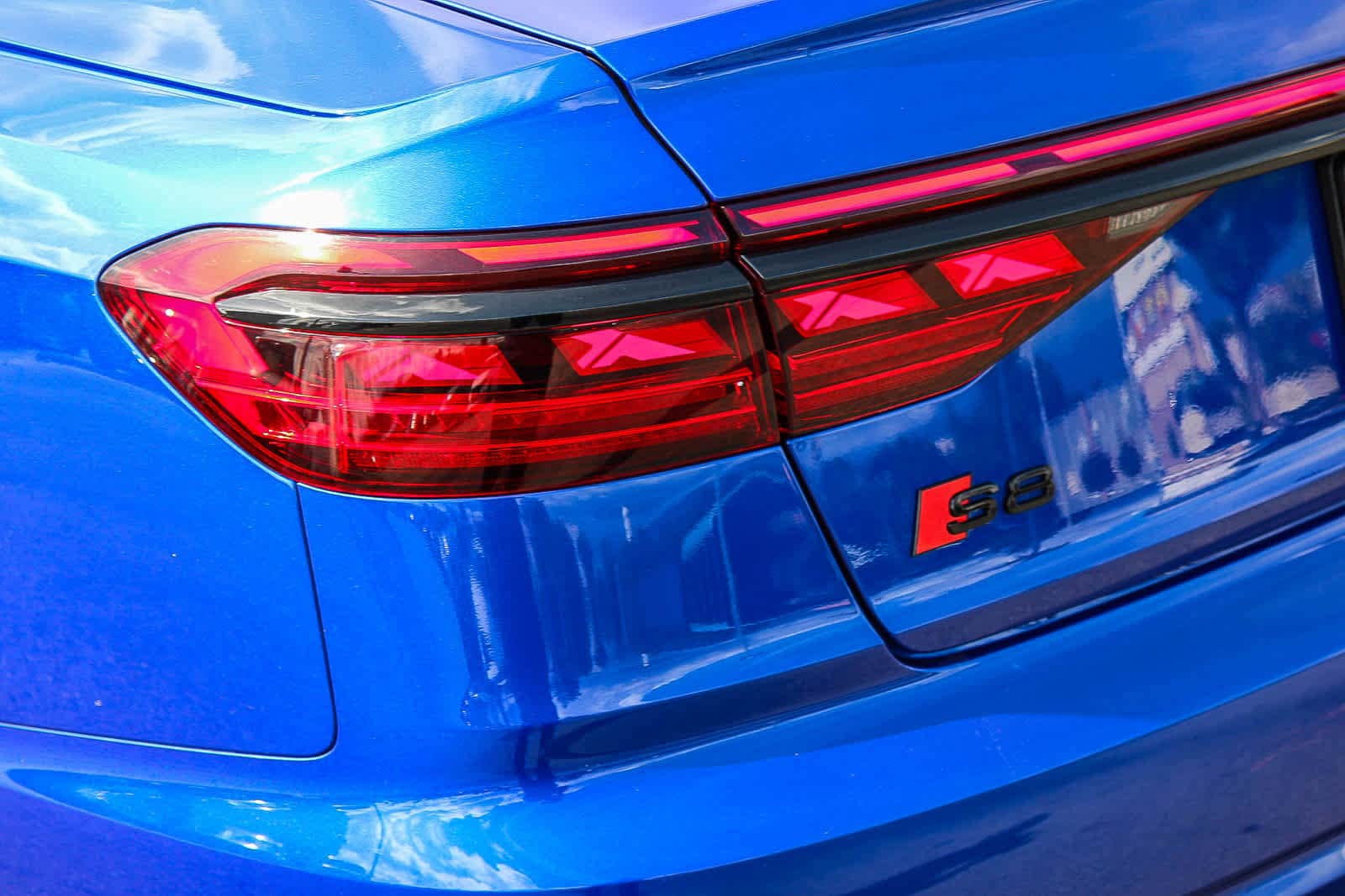 Thumbnail: 2024 Audi S8 - 9