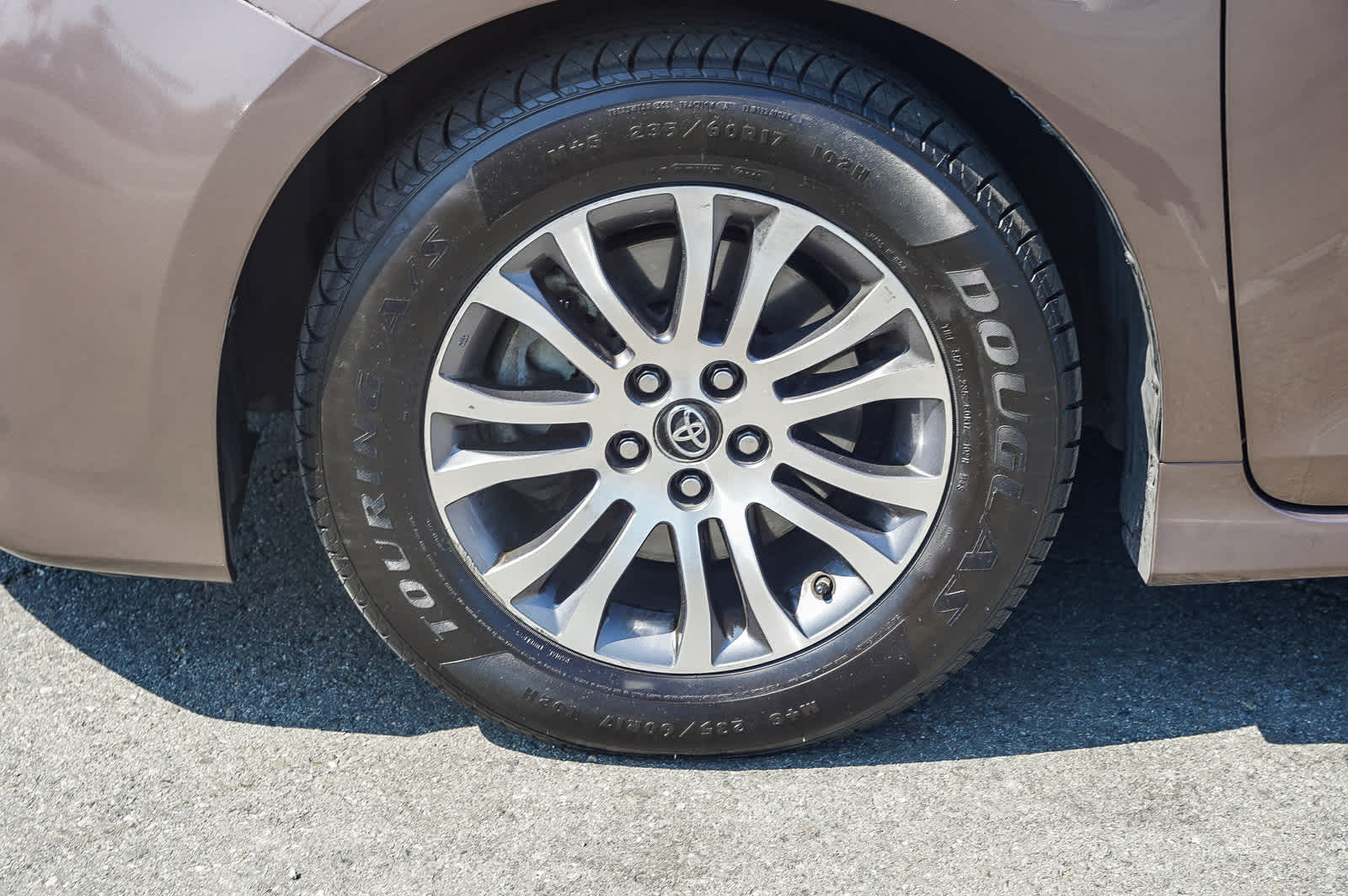 Thumbnail: 2019 Toyota Sienna - 9