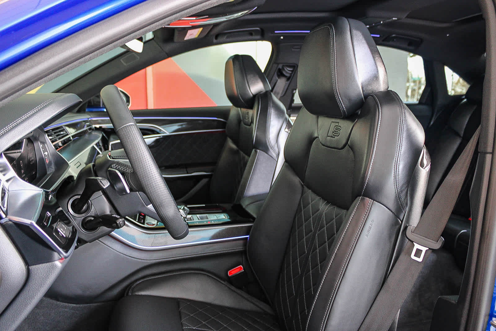 Thumbnail: 2024 Audi S8 - 17
