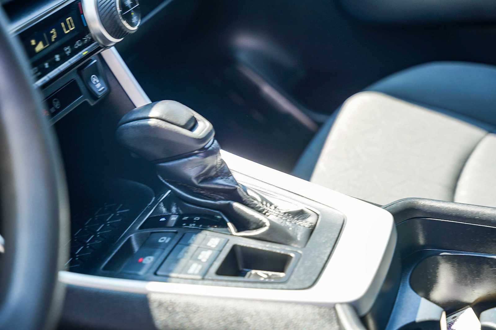 Thumbnail: 2020 Toyota RAV4 - 18