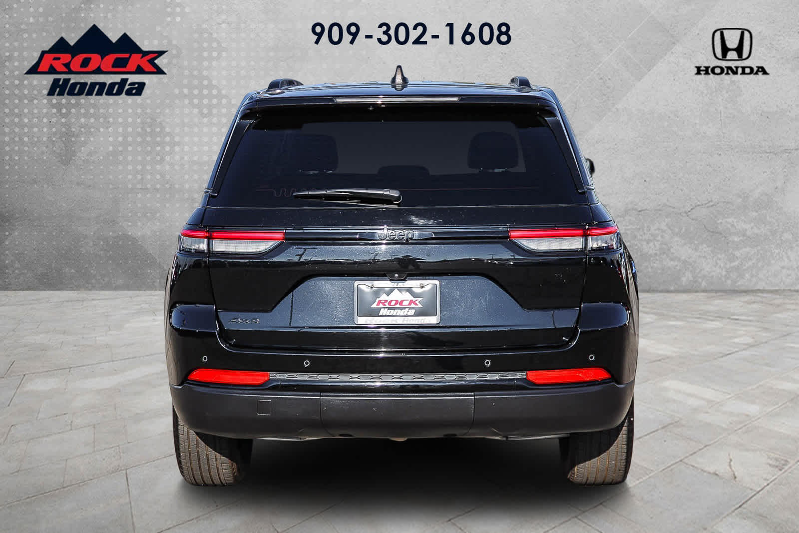 2024 Jeep Grand Cherokee Altitude photo 4