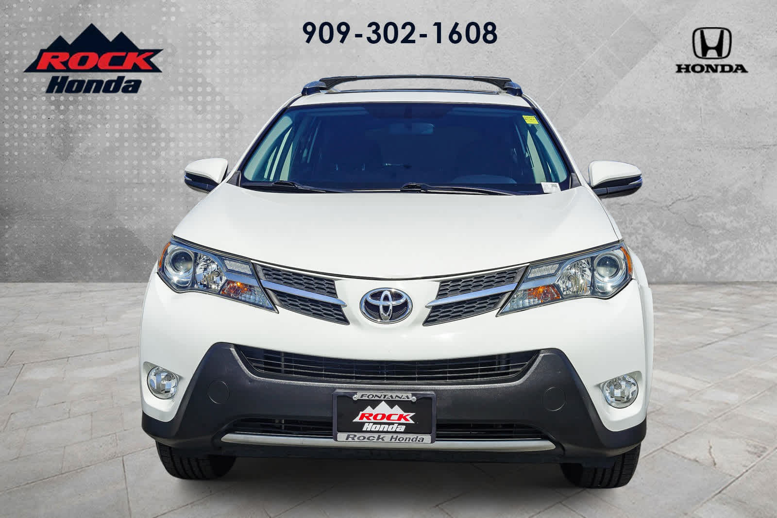 2015 Toyota RAV4 XLE photo 2