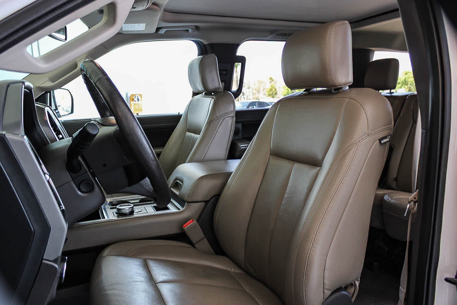 Thumbnail: 2019 Ford Expedition - 17
