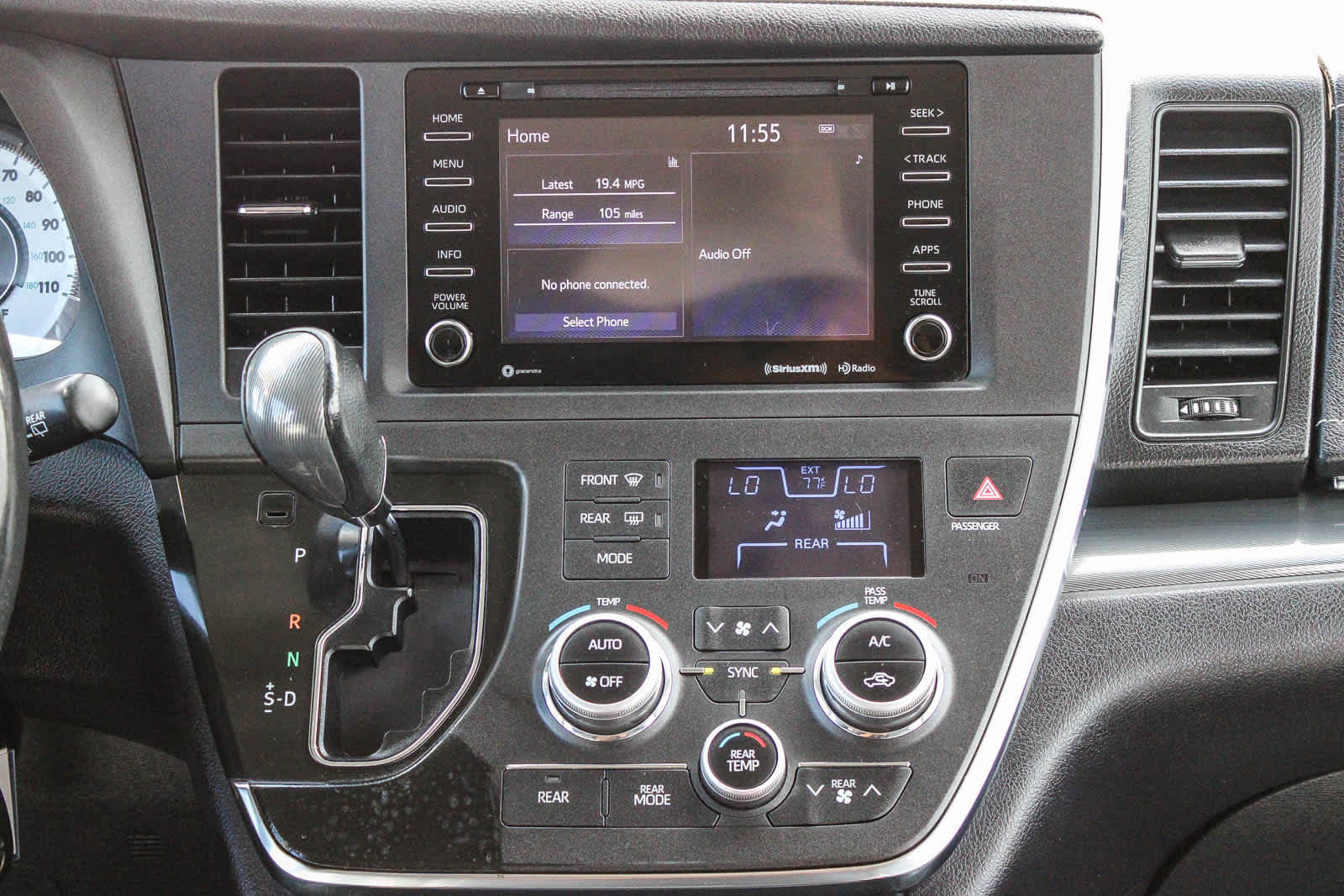 Thumbnail: 2018 Toyota Sienna - 13