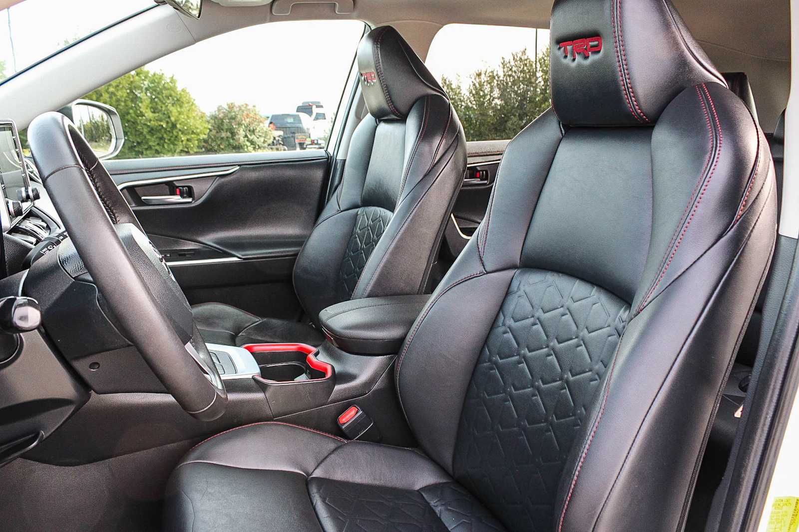 Thumbnail: 2021 Toyota RAV4 - 17