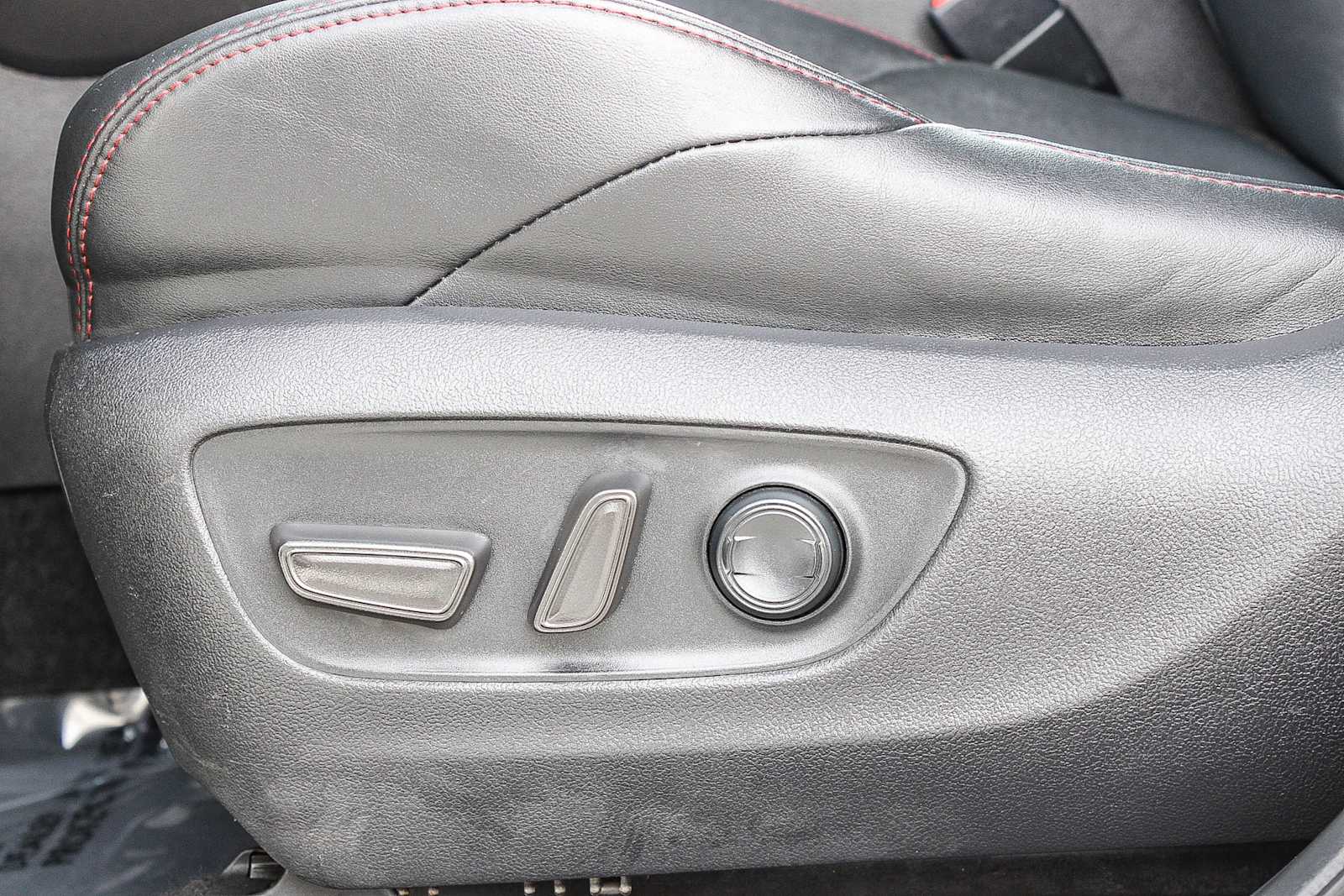 Thumbnail: 2021 Toyota RAV4 - 20