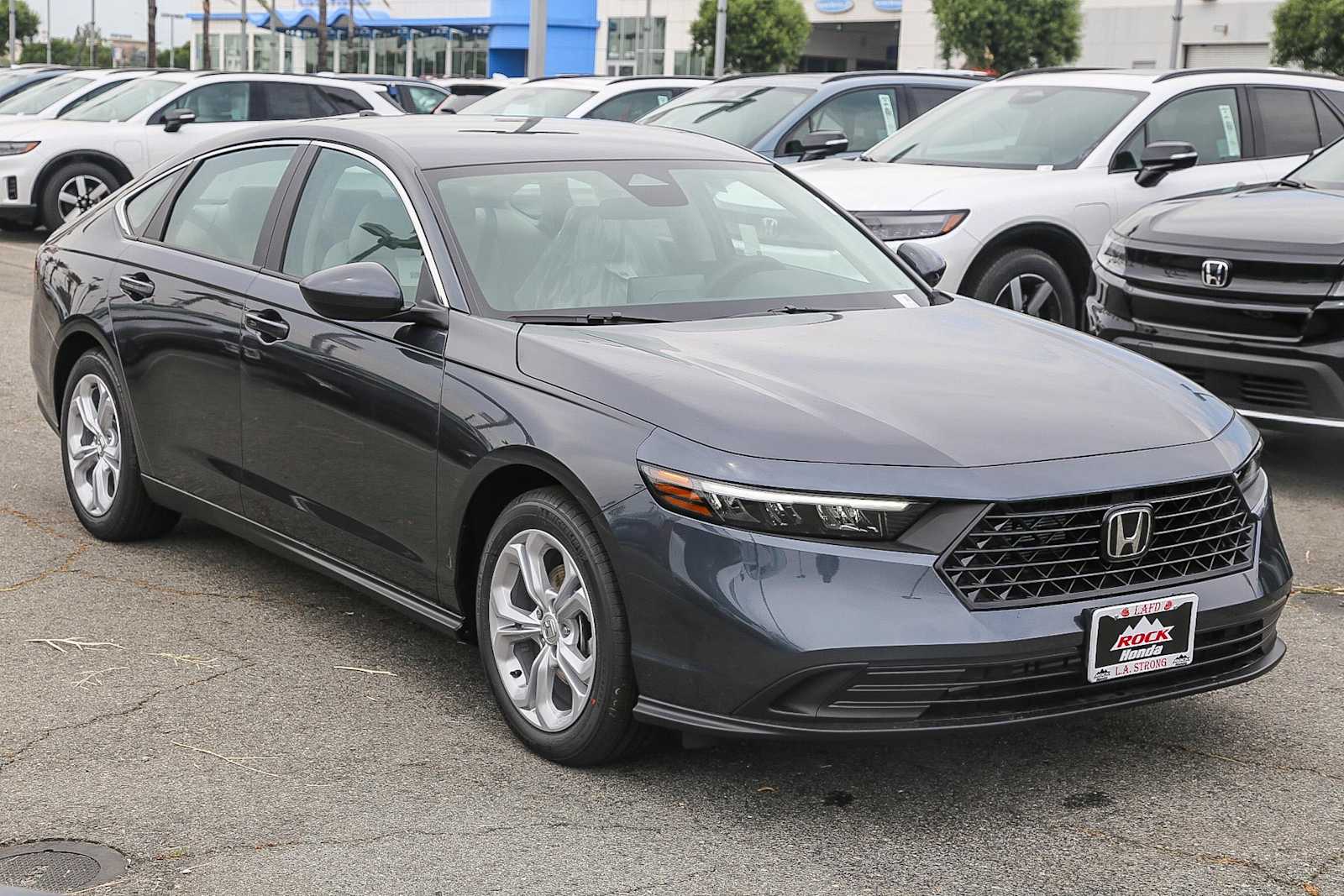 2025 Honda Accord LX photo 3