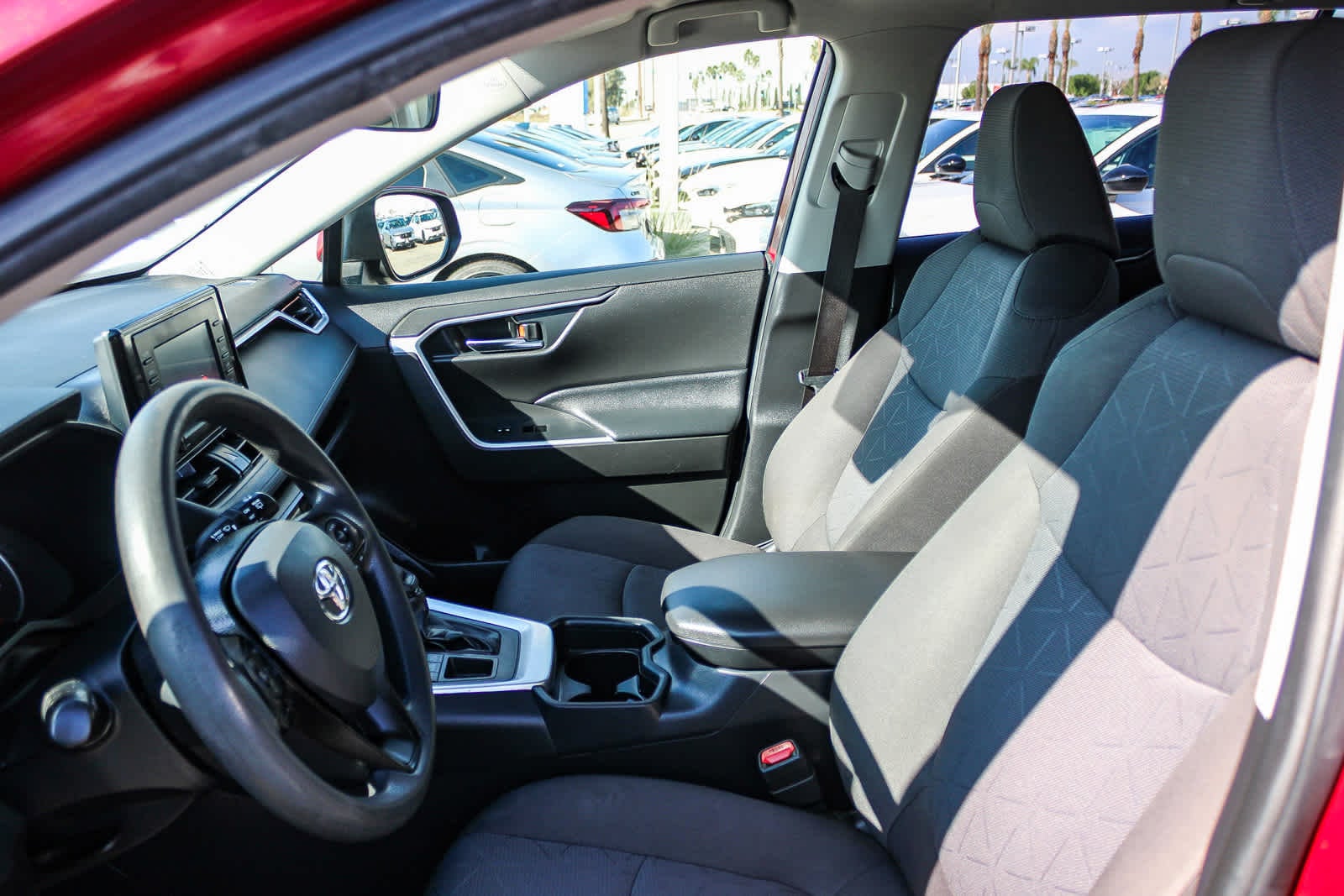 Thumbnail: 2021 Toyota RAV4 - 17