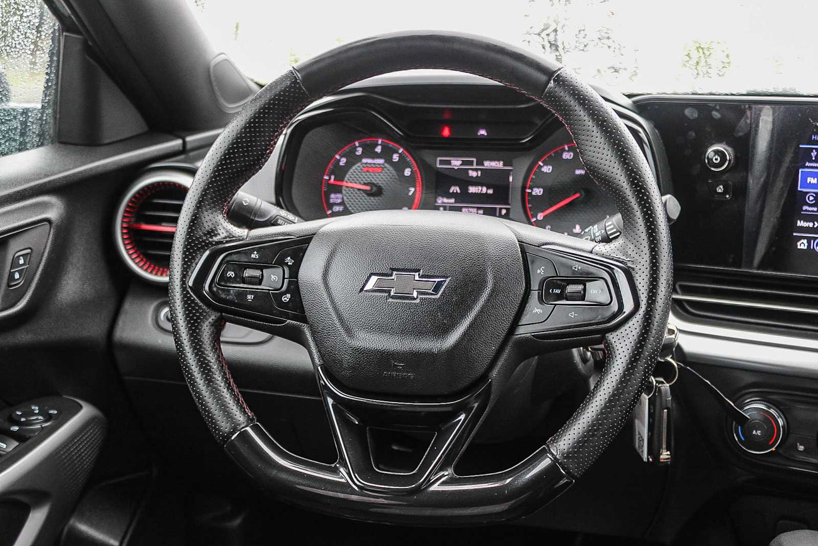 Thumbnail: 2024 Chevrolet Trax - 15