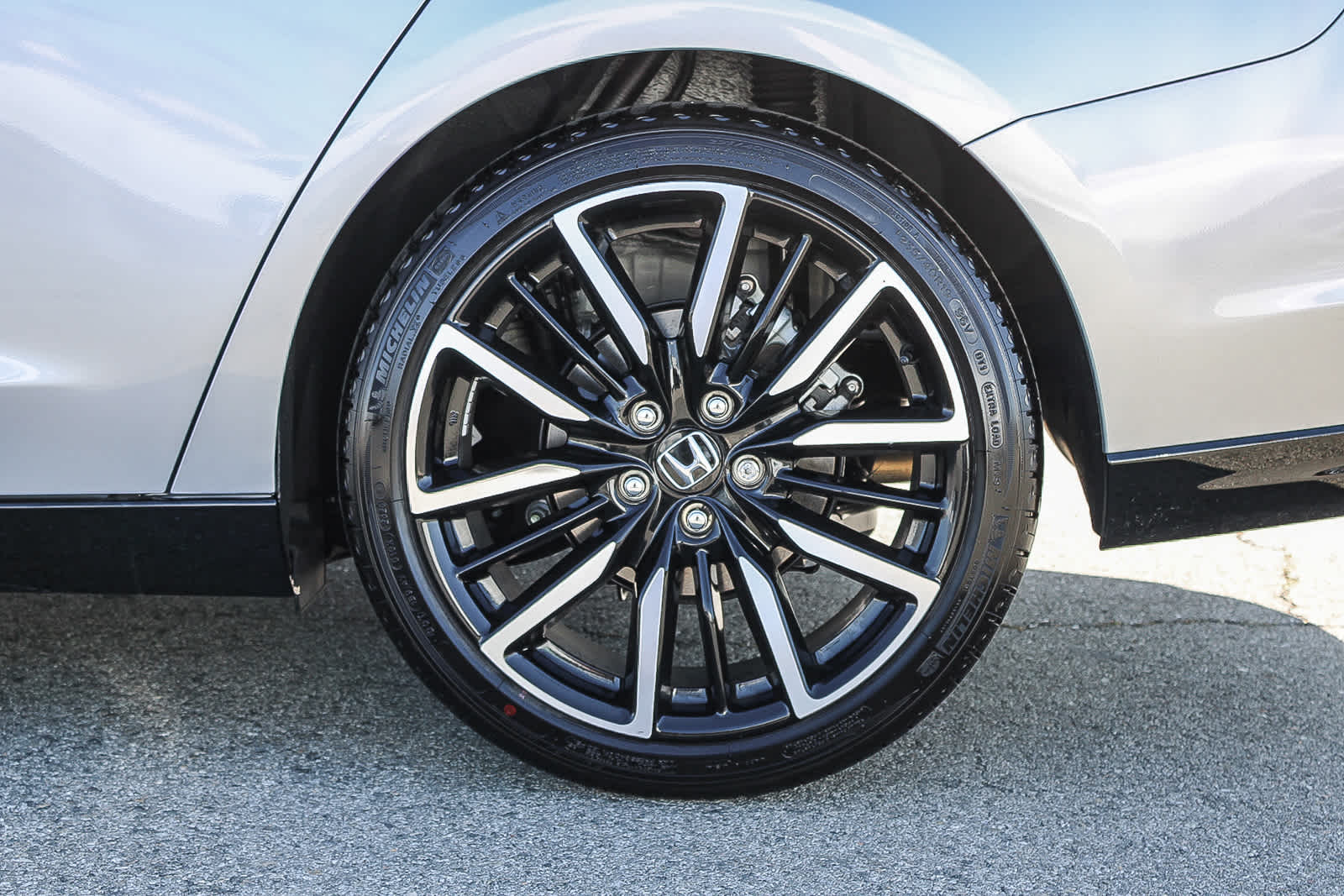 2025 Honda Accord Hybrid Touring photo 3