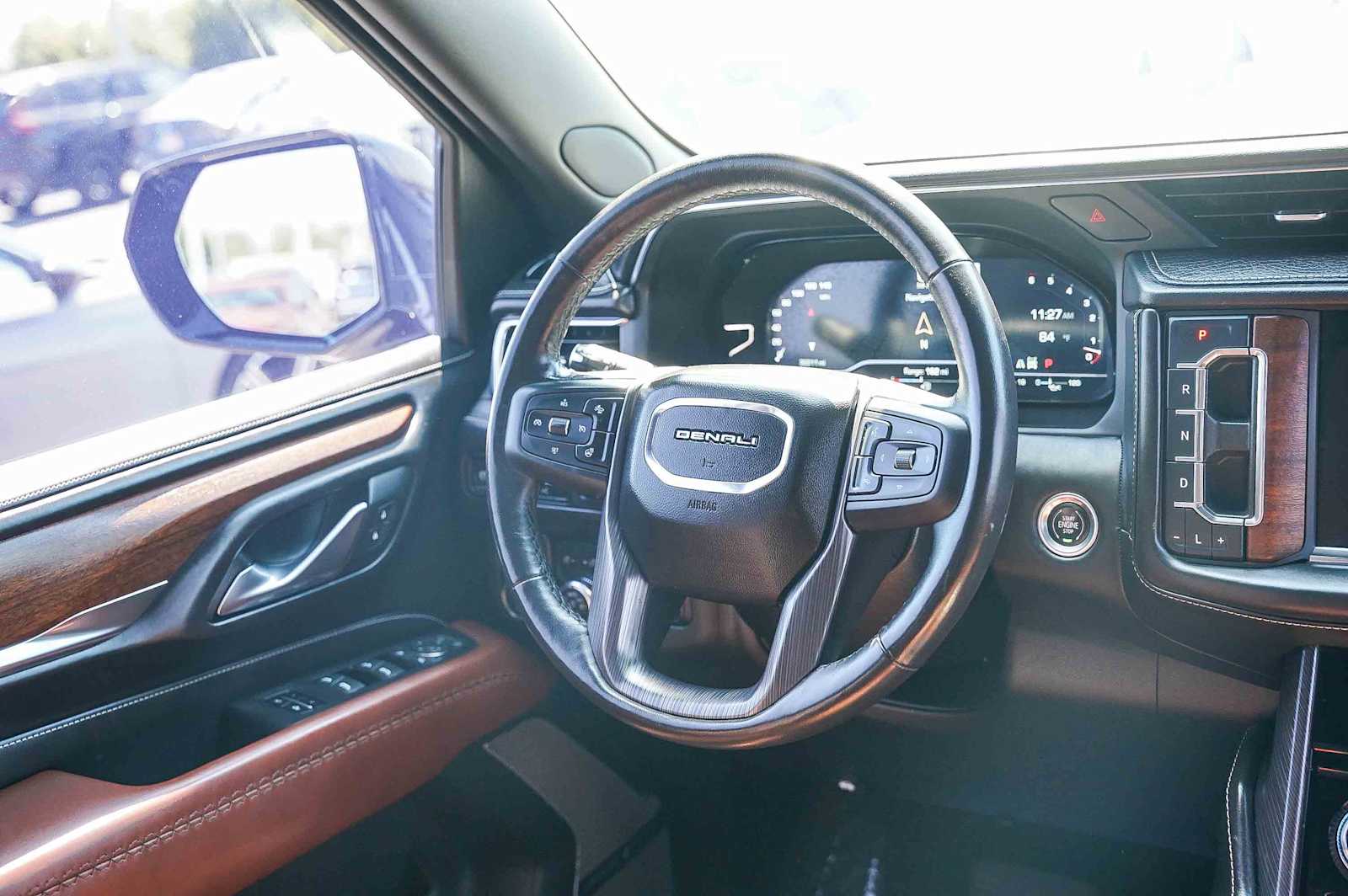 Thumbnail: 2023 GMC Yukon XL - 15