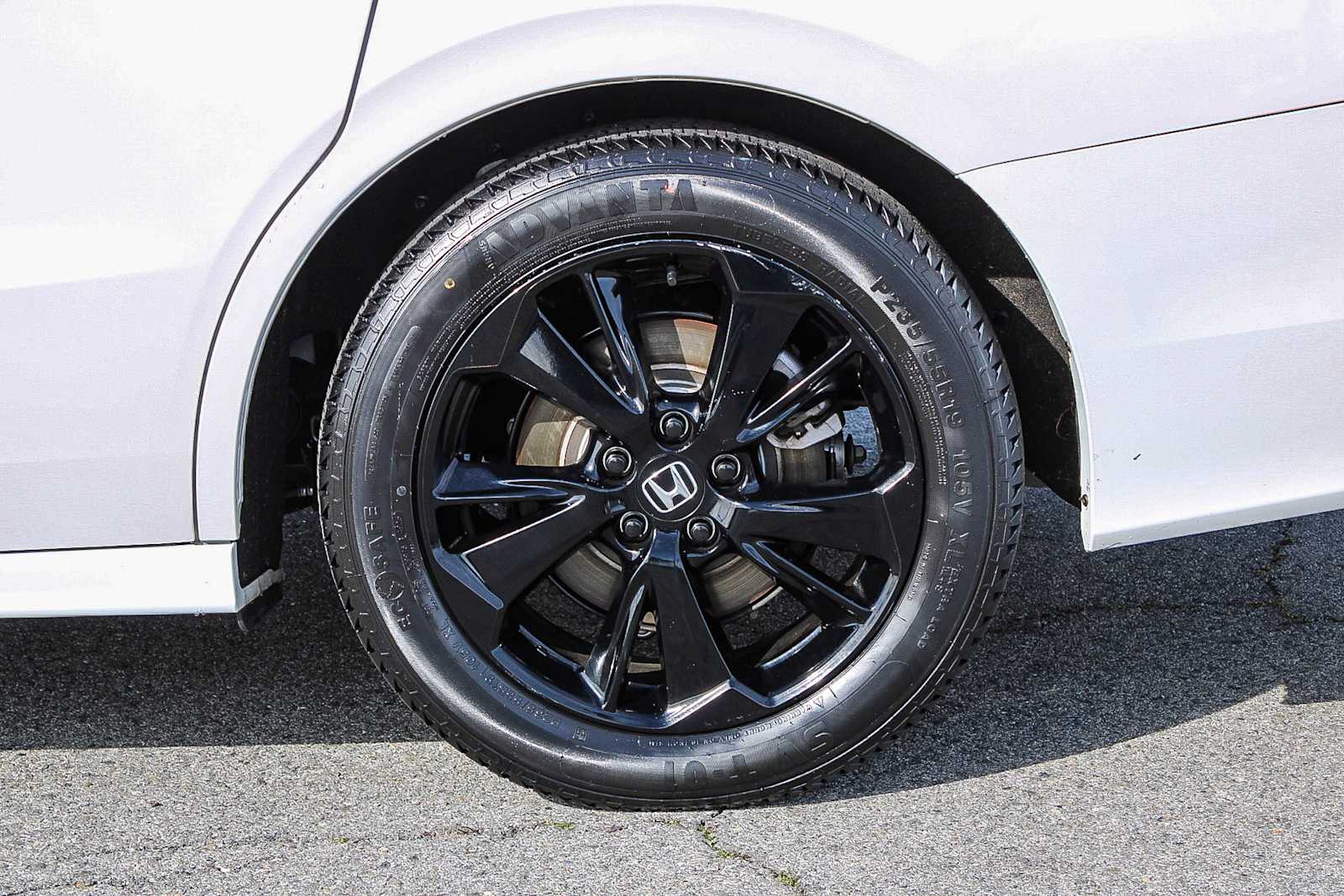 2024 Honda Odyssey Sport photo 3