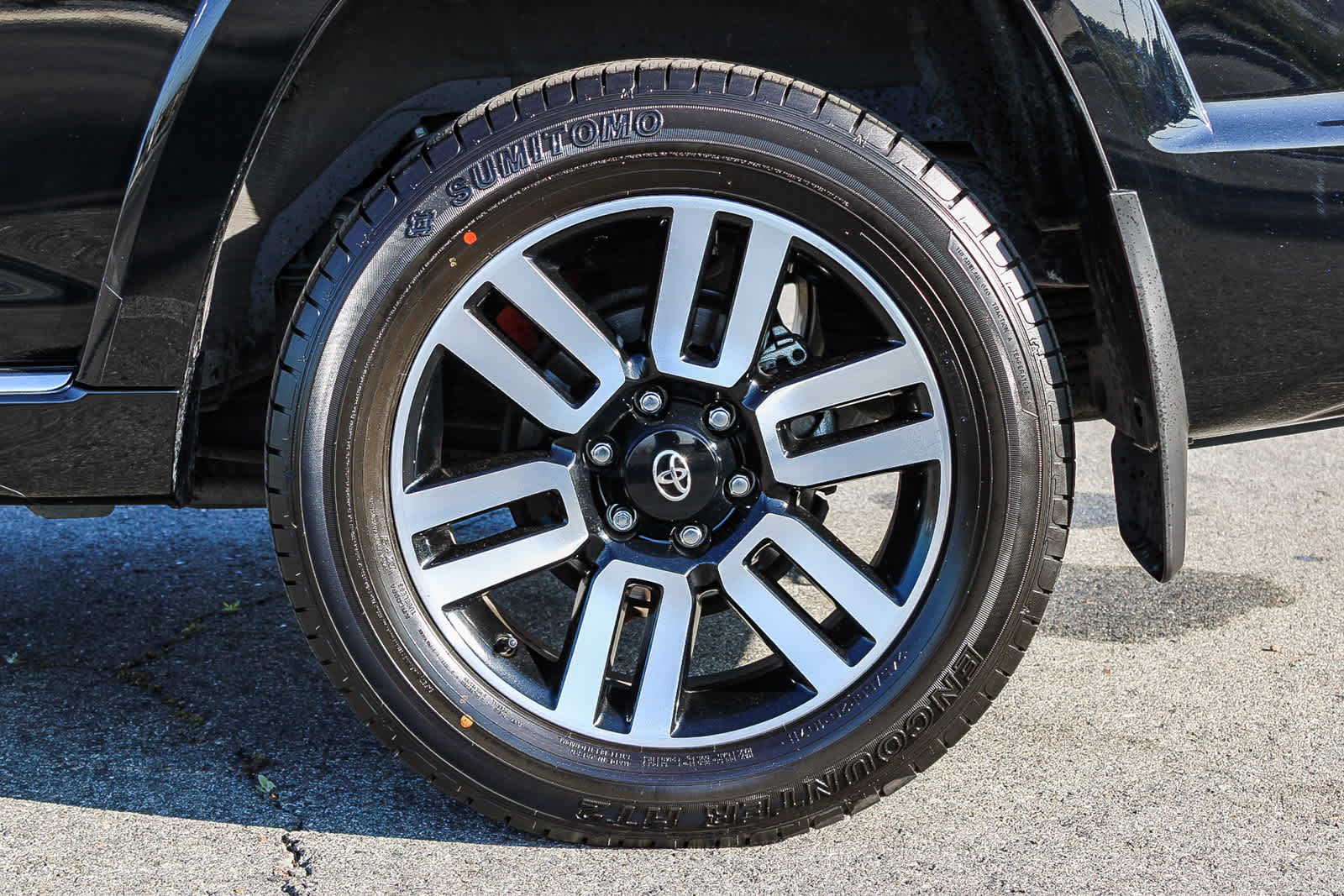 2023 Toyota 4Runner Limited photo 3