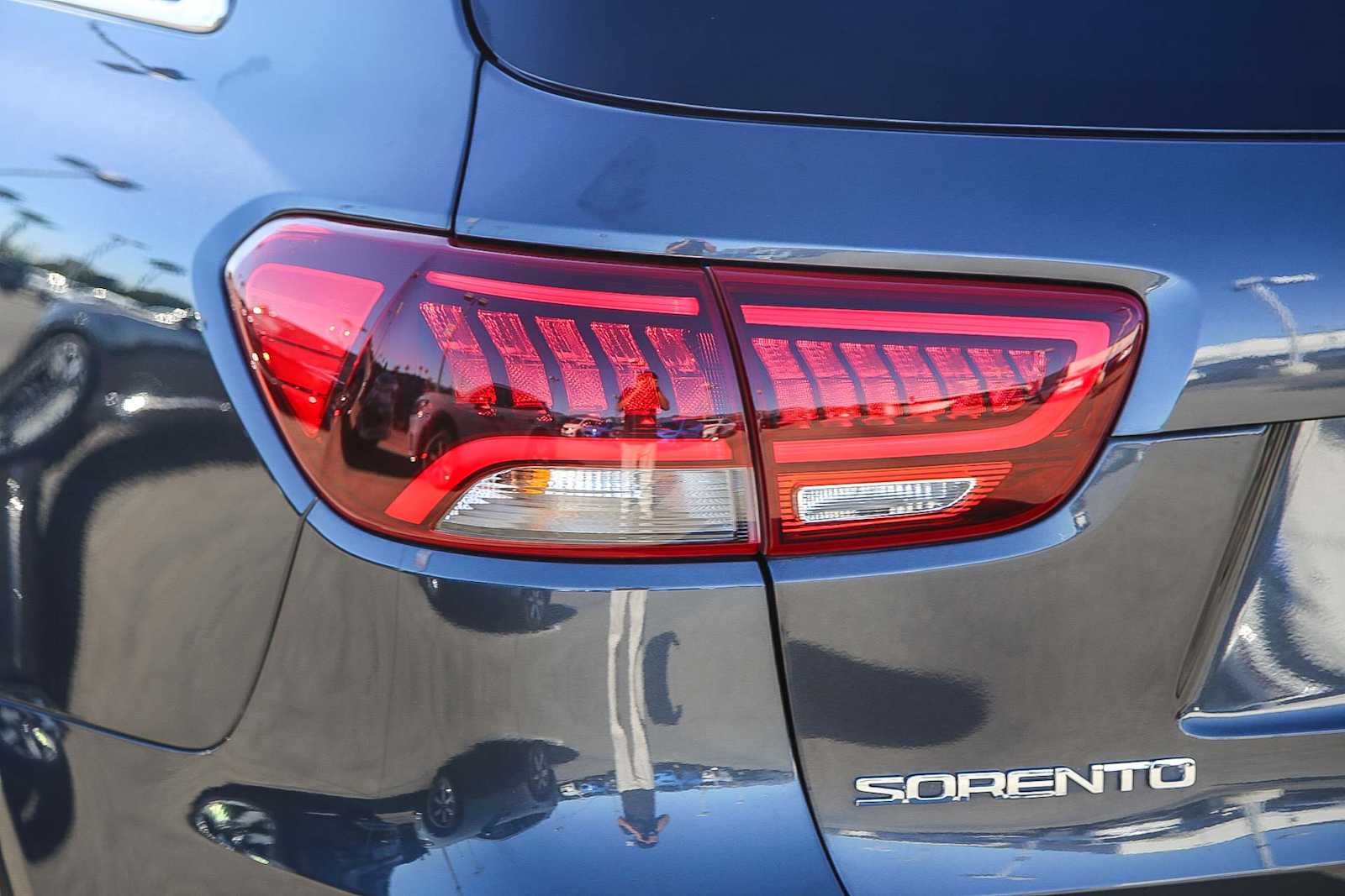 Thumbnail: 2019 Kia Sorento - 9