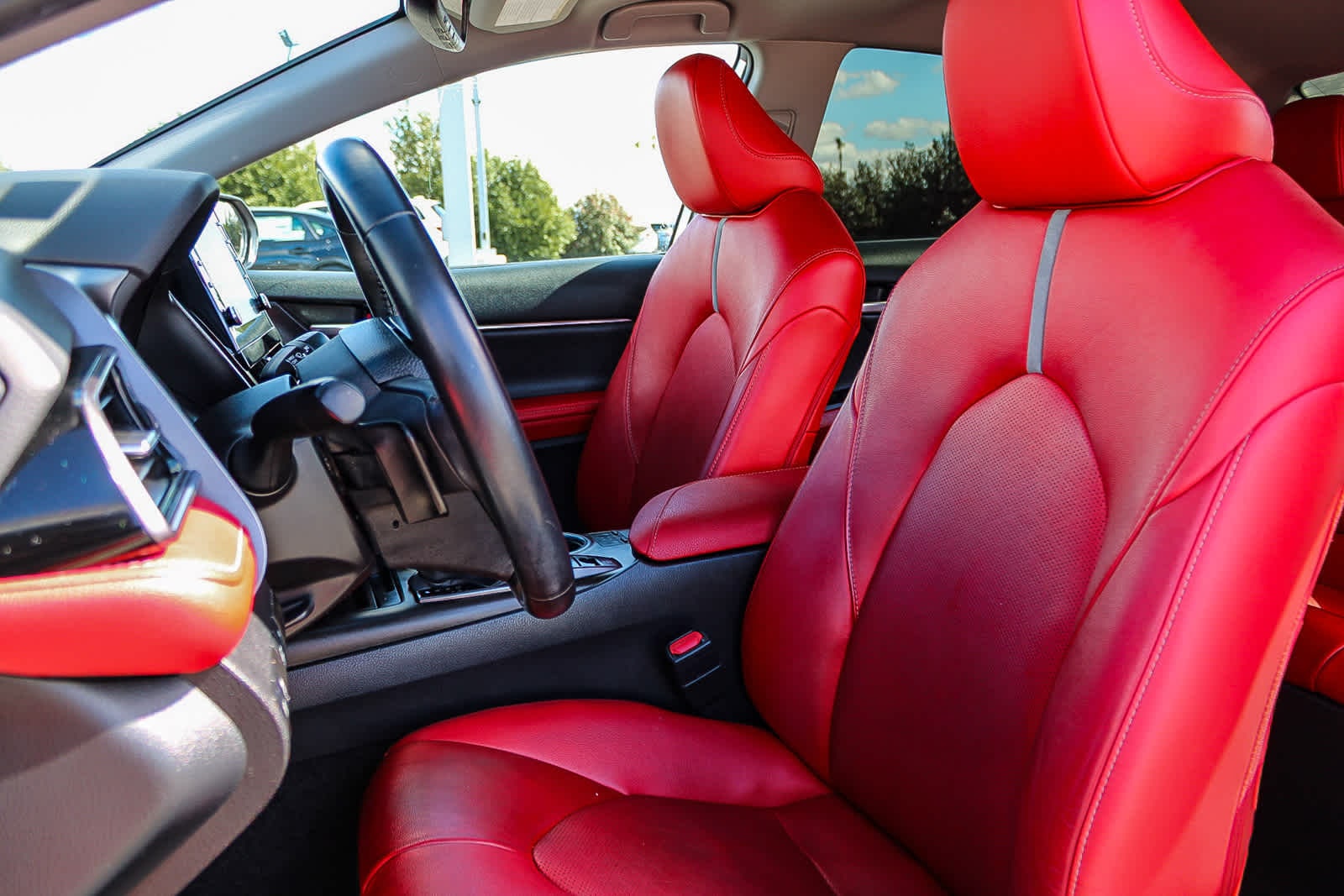 Thumbnail: 2021 Toyota Camry - 17