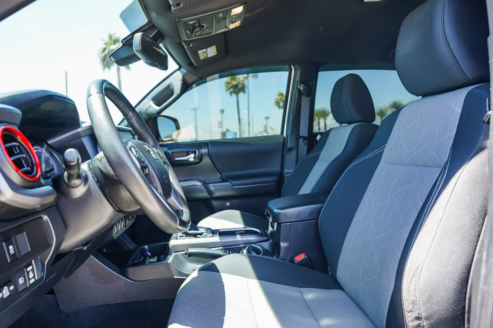 Thumbnail: 2022 Toyota Tacoma - 17