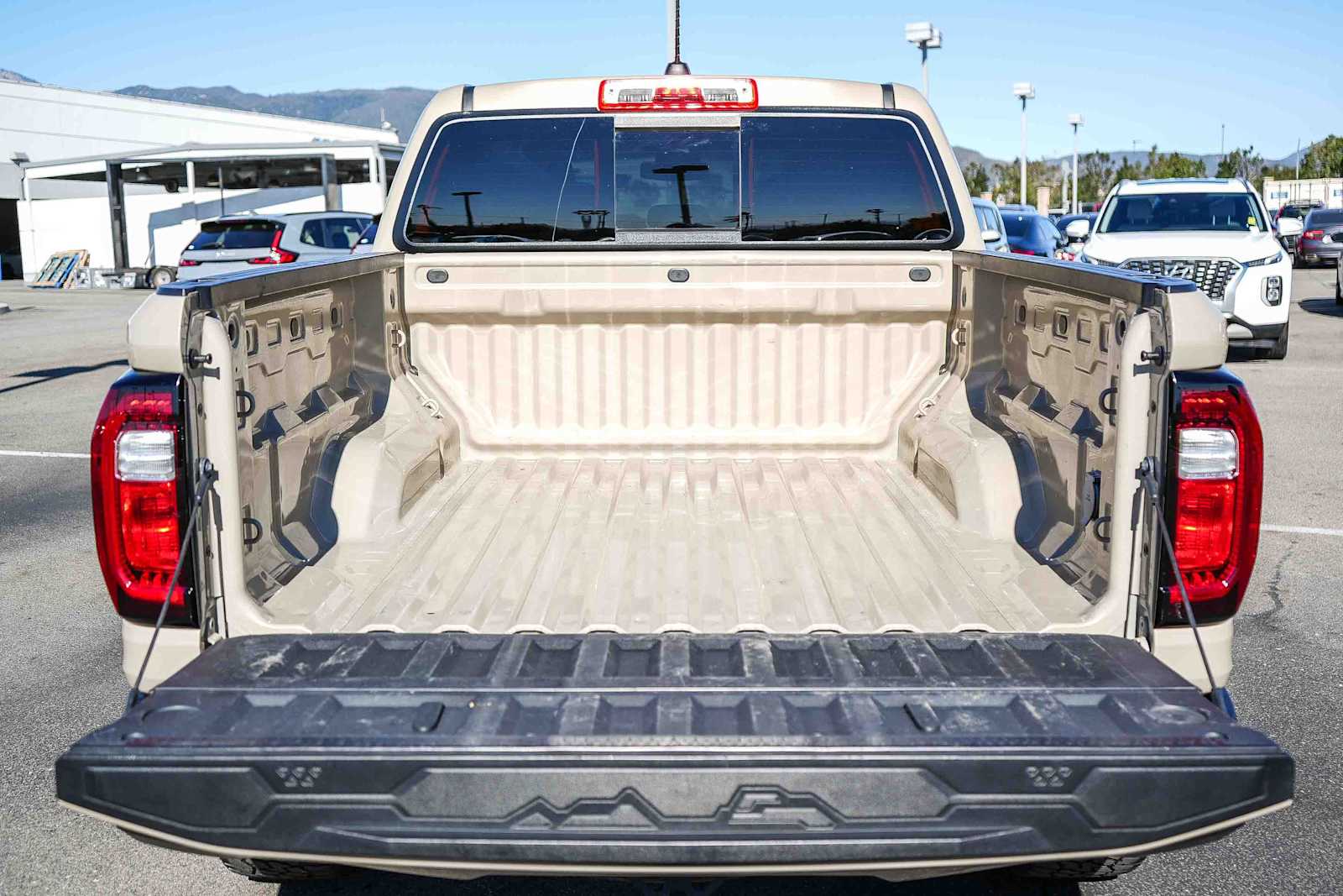 Thumbnail: 2023 GMC Canyon - 25