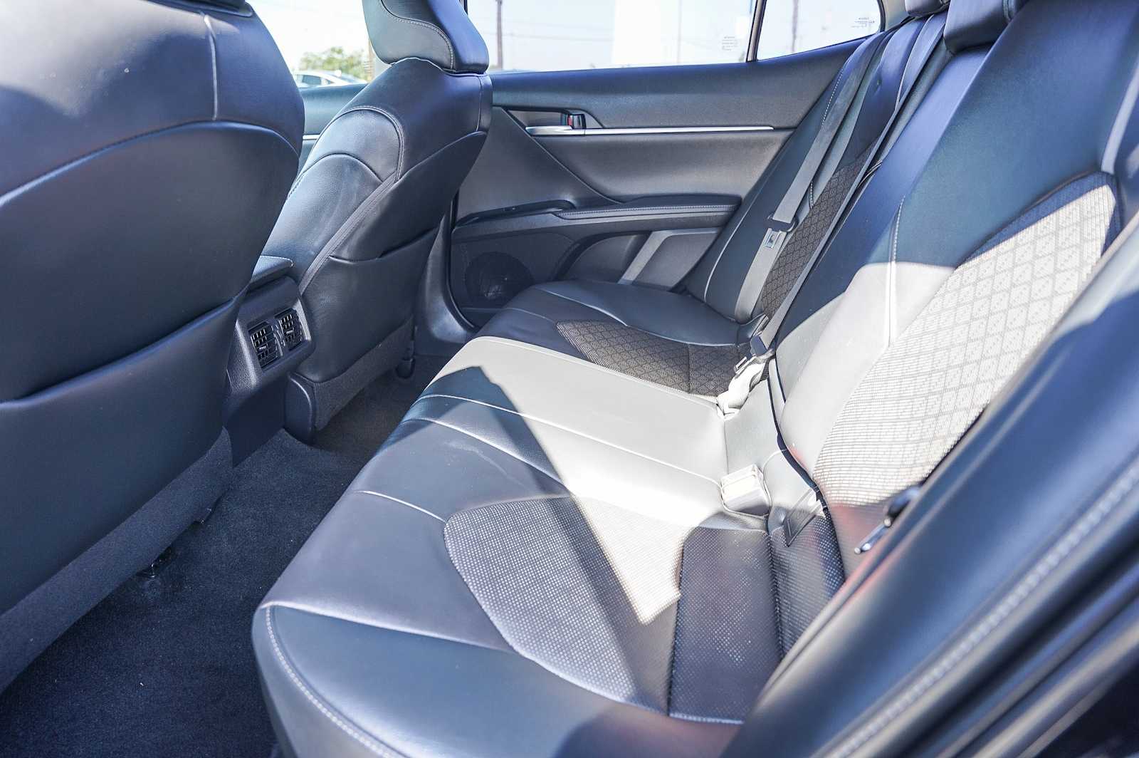 Thumbnail: 2020 Toyota Camry - 18