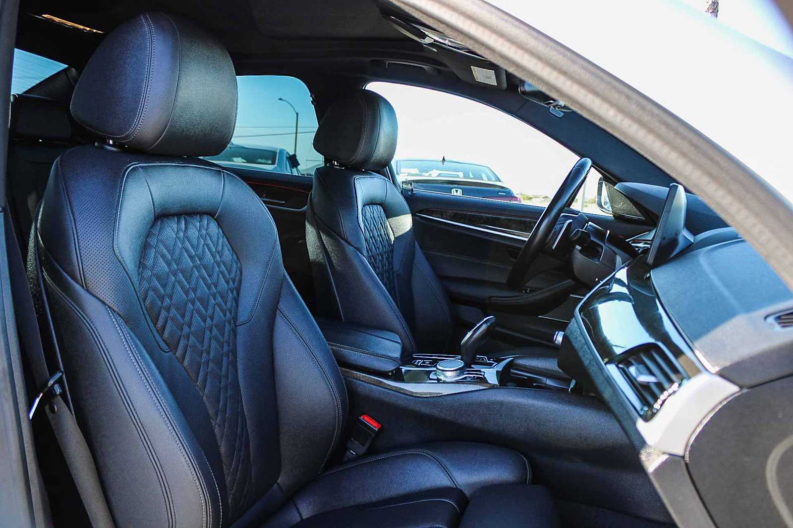 Thumbnail: 2021 BMW 5 Series - 15