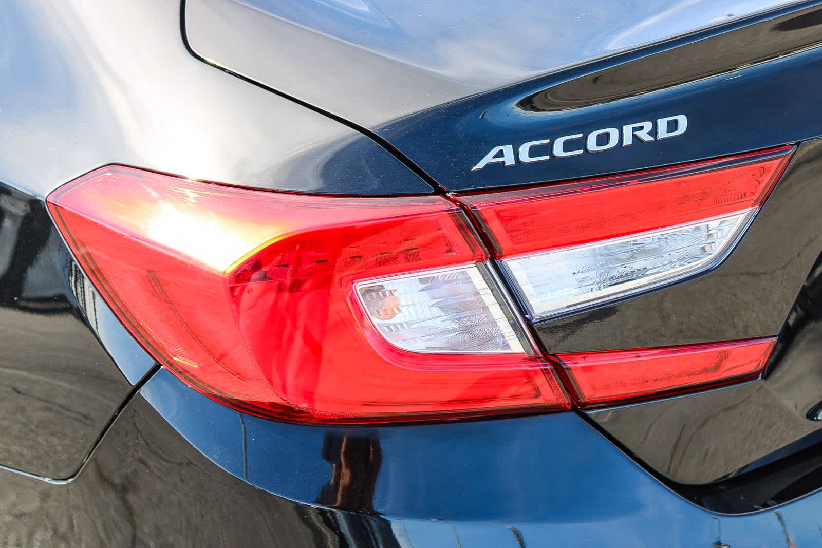 2020 Honda Accord Hybrid photo 6