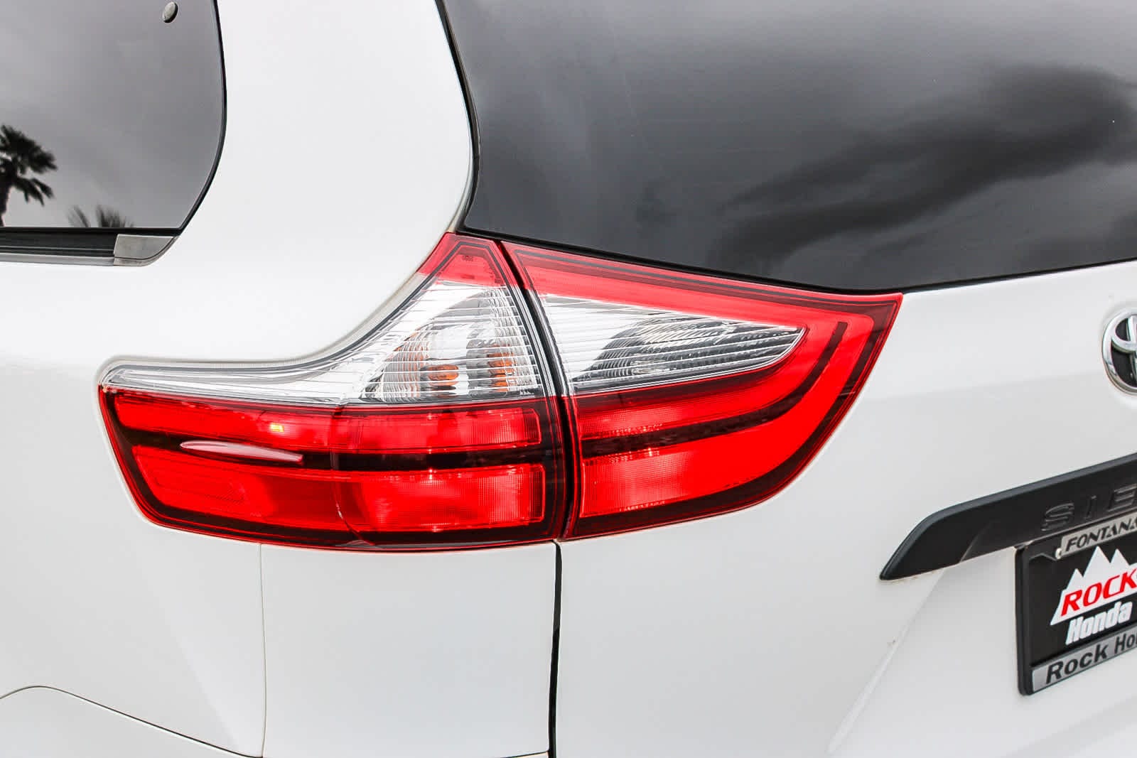 Thumbnail: 2020 Toyota Sienna - 7