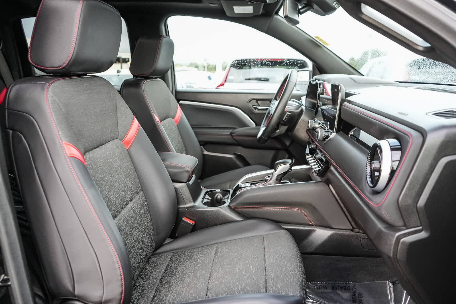 Thumbnail: 2024 Chevrolet Colorado - 16