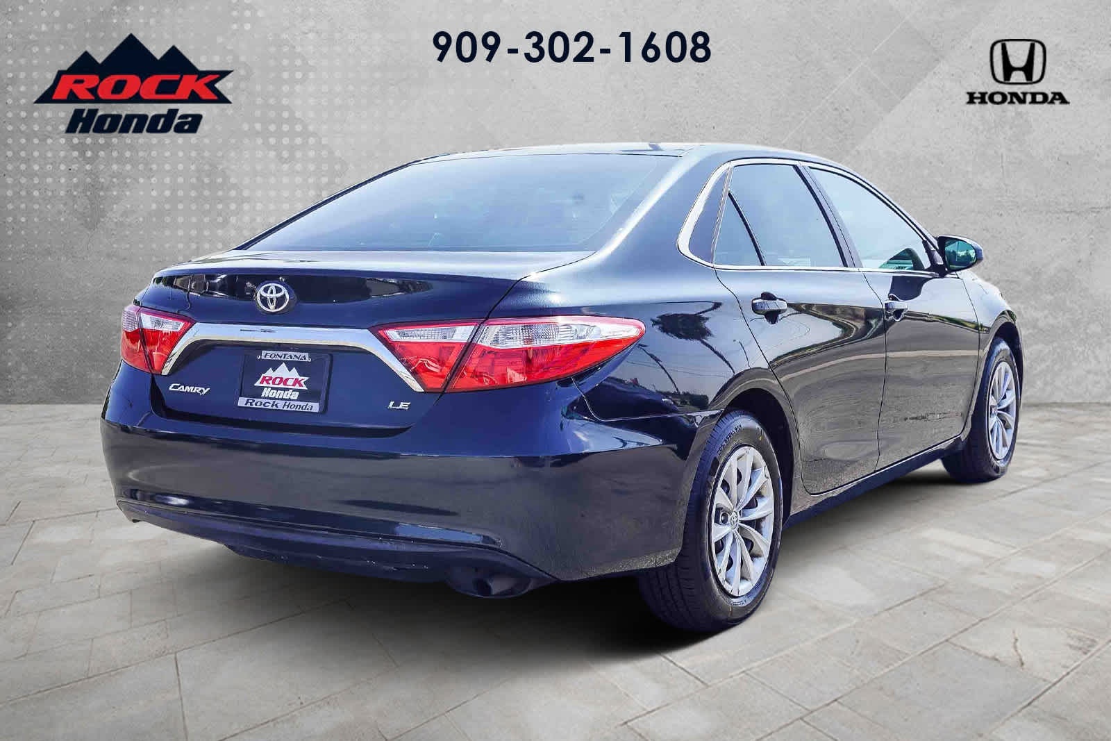2015 Toyota Camry LE photo 4