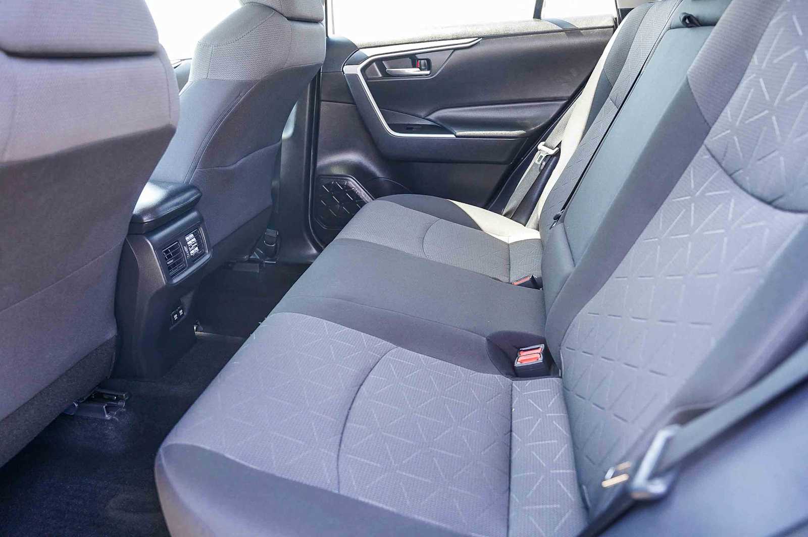 Thumbnail: 2020 Toyota RAV4 - 14