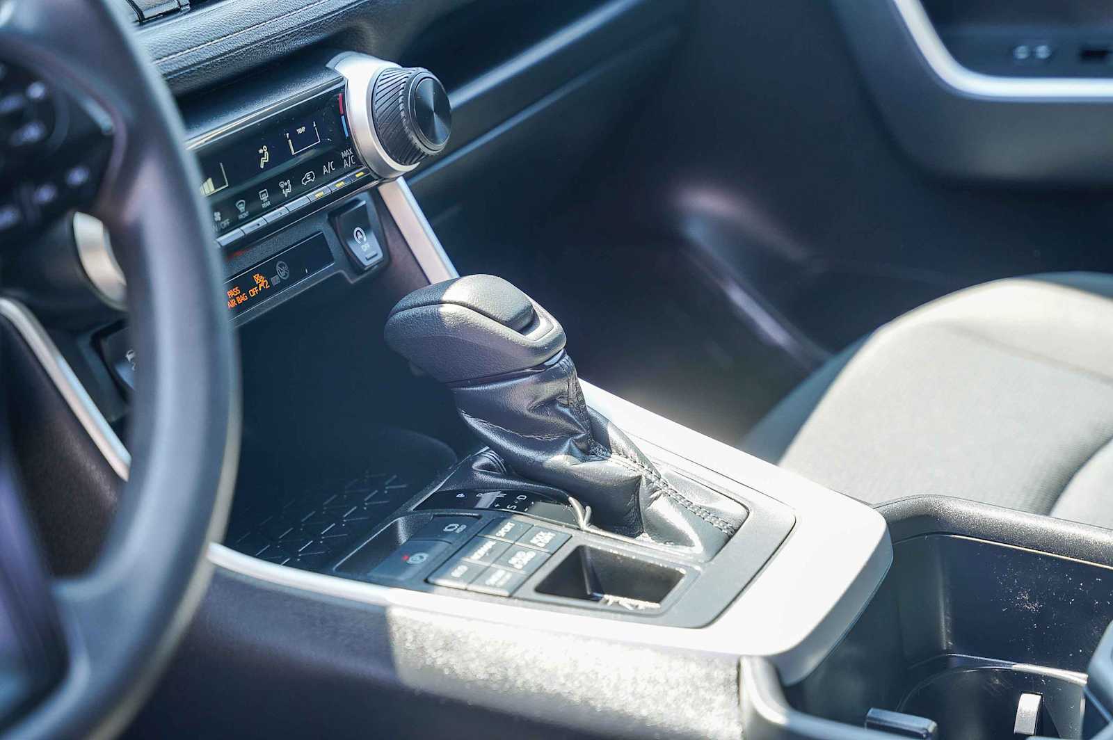 Thumbnail: 2023 Toyota RAV4 - 20