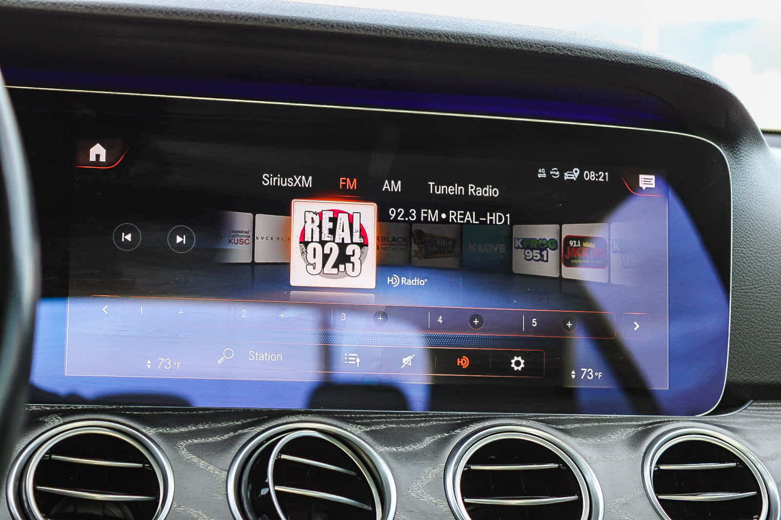 Thumbnail: 2021 Mercedes-Benz E-Class - 15